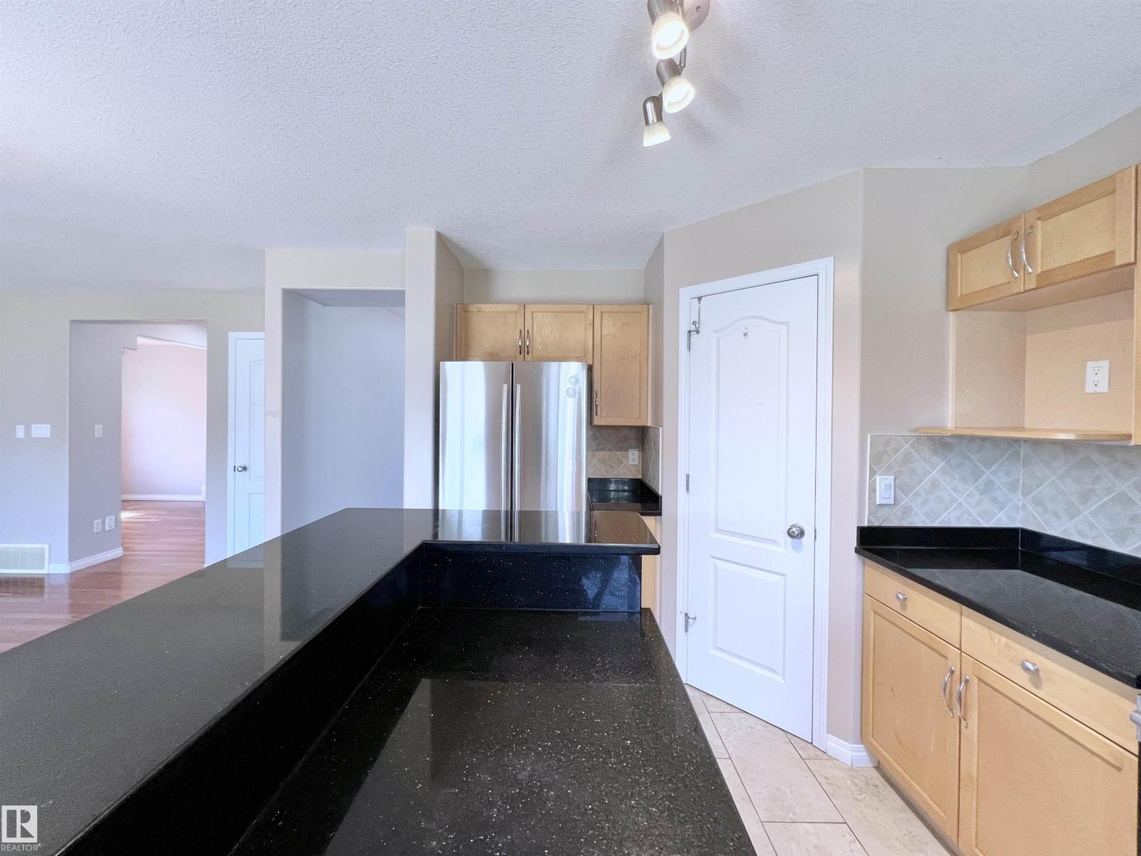 6957 Strom Ln Nw, Edmonton, Alberta  T6R 0J9 - Photo 15 - E4454836