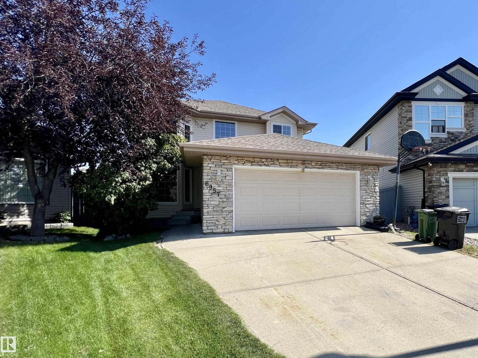 6957 Strom Ln Nw, Edmonton, Alberta  T6R 0J9 - Photo 2 - E4454836