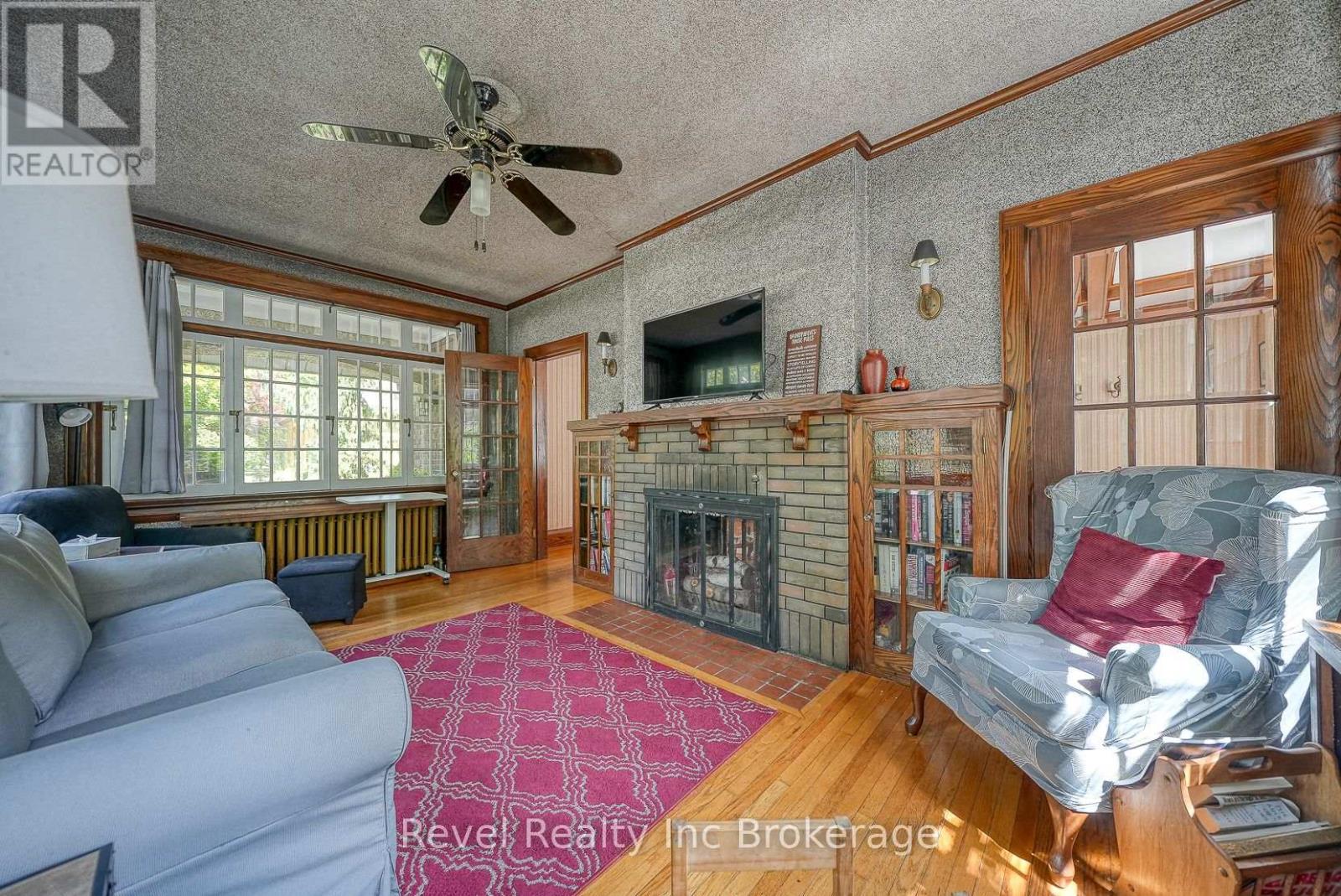 140 Vansittart Avenue, Woodstock, Ontario  N4S 6E6 - Photo 11 - X12366489