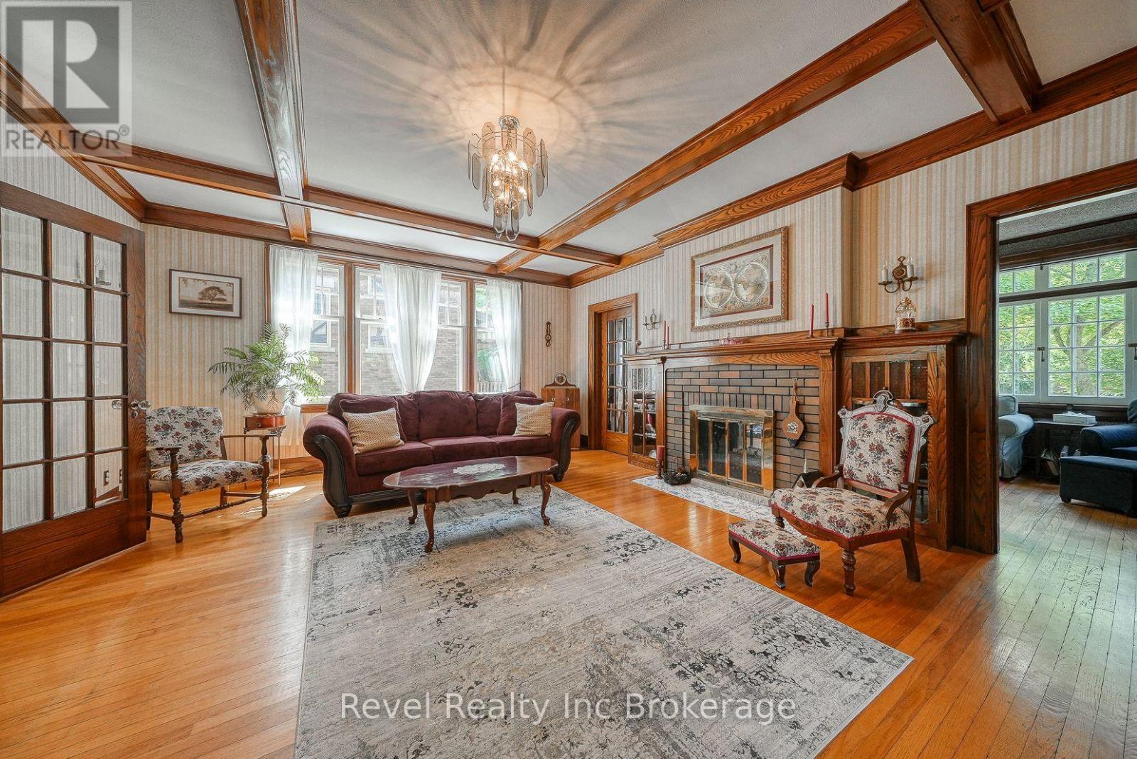 140 Vansittart Avenue, Woodstock, Ontario  N4S 6E6 - Photo 13 - X12366489