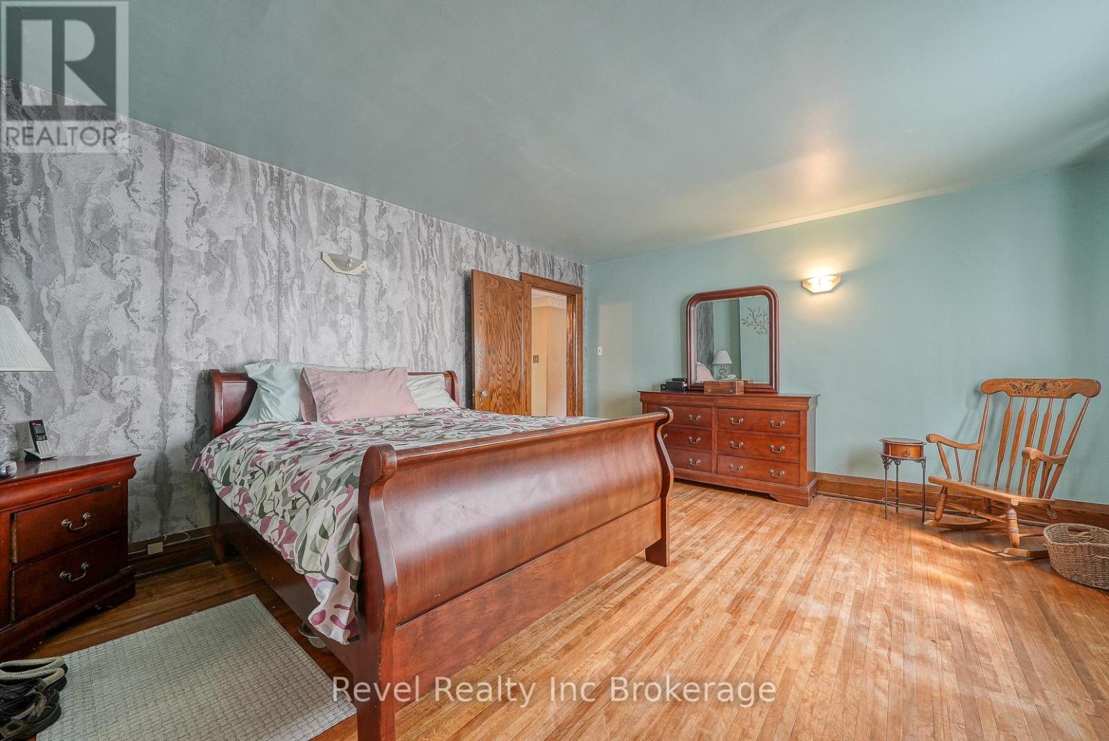 140 Vansittart Avenue, Woodstock, Ontario  N4S 6E6 - Photo 24 - X12366489