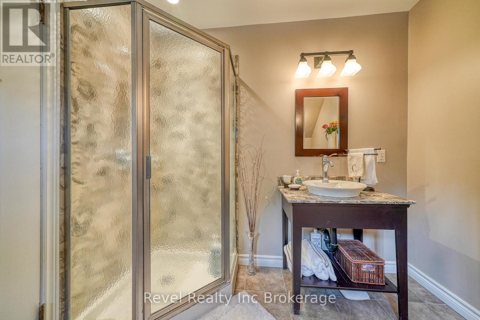 140 Vansittart Avenue, Woodstock, Ontario  N4S 6E6 - Photo 30 - X12366489