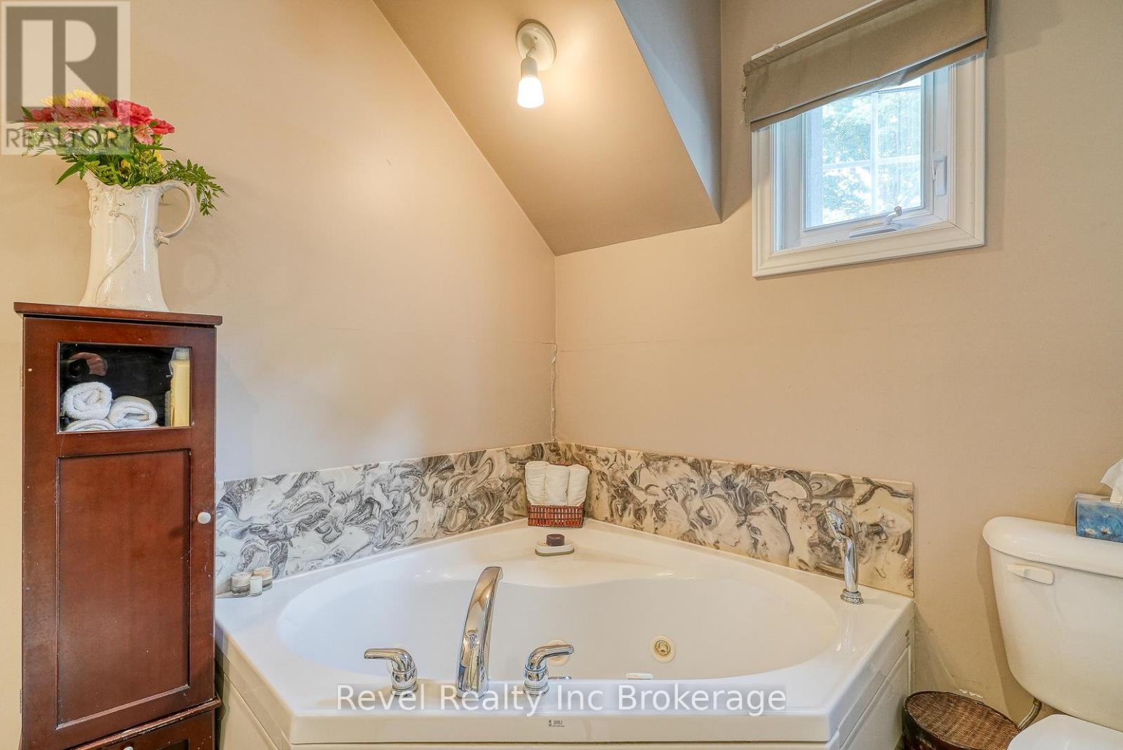 140 Vansittart Avenue, Woodstock, Ontario  N4S 6E6 - Photo 31 - X12366489