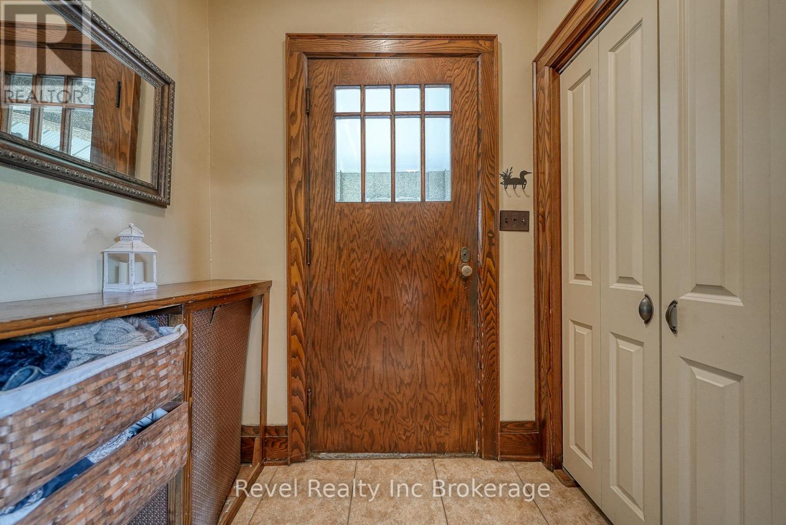 140 Vansittart Avenue, Woodstock, Ontario  N4S 6E6 - Photo 5 - X12366489