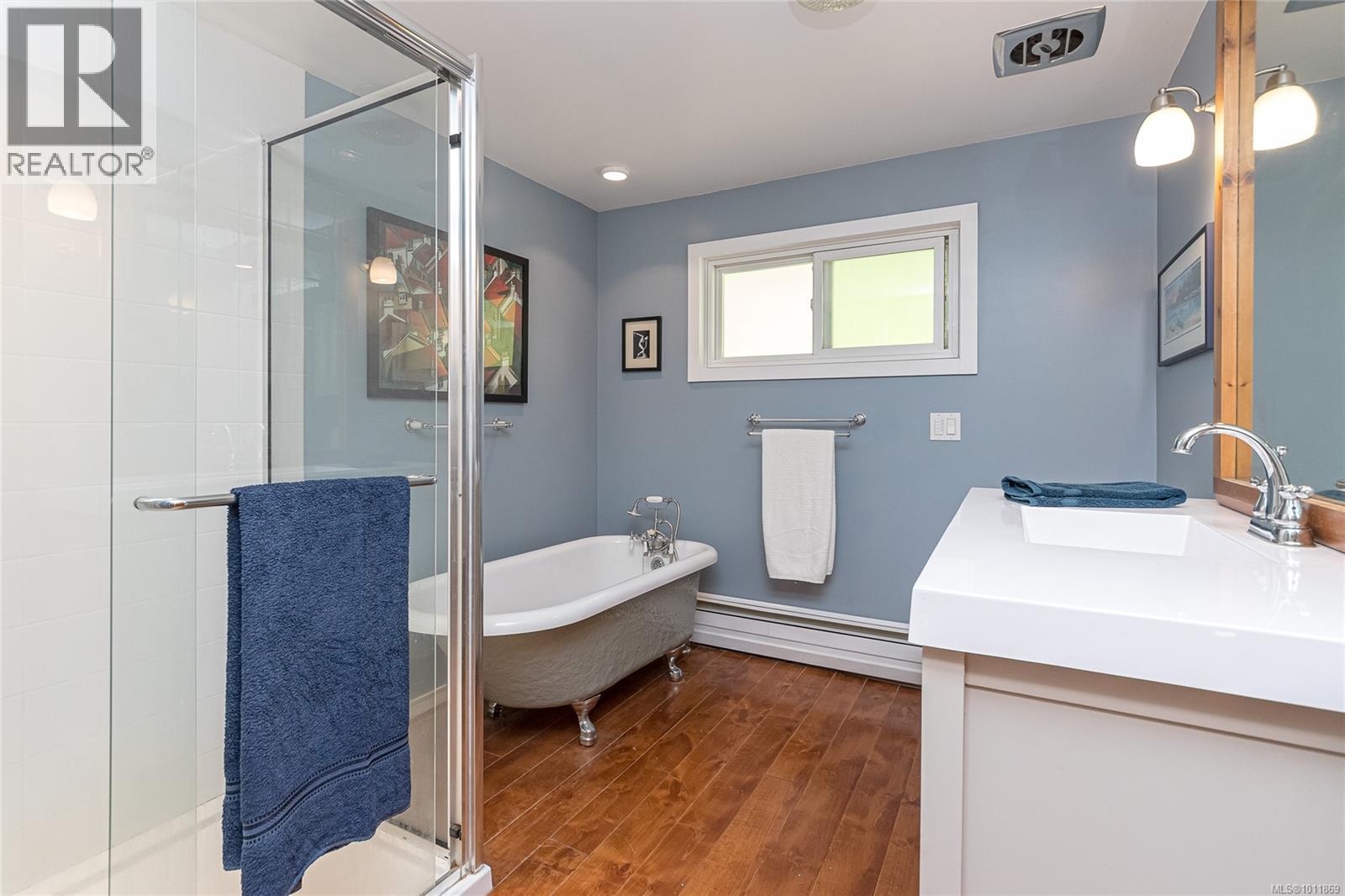 4664-4670 Spring Rd, Saanich, British Columbia  V9E 2B5 - Photo 33 - 1011869