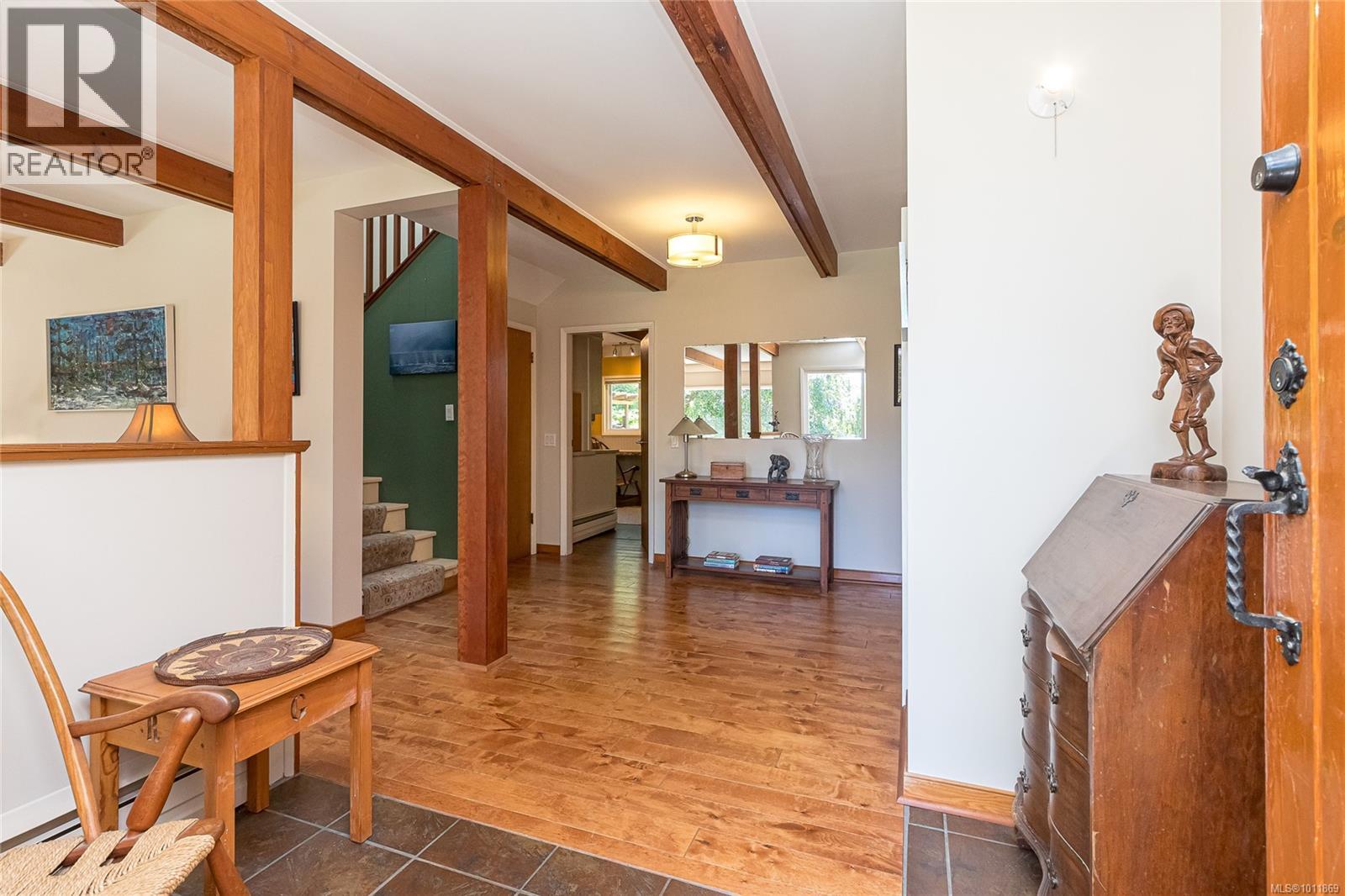 4664-4670 Spring Rd, Saanich, British Columbia  V9E 2B5 - Photo 9 - 1011869
