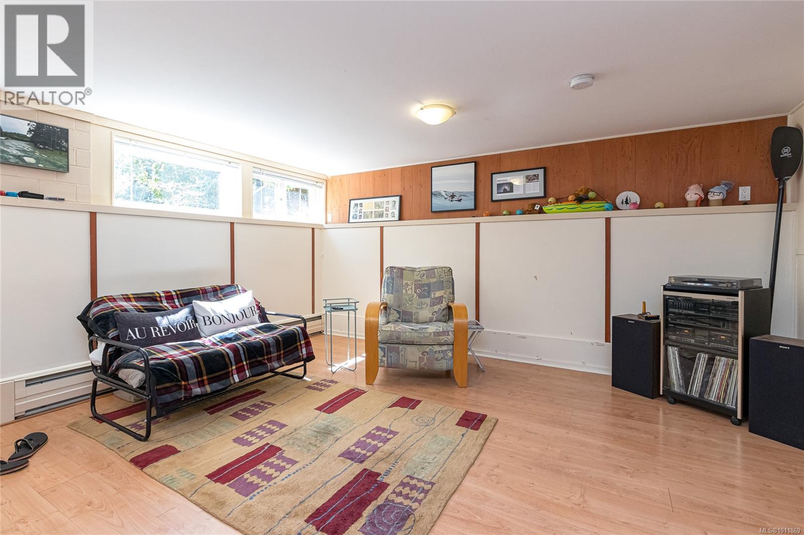 4664-4670 Spring Rd, Saanich, British Columbia  V9E 2B5 - Photo 37 - 1011869