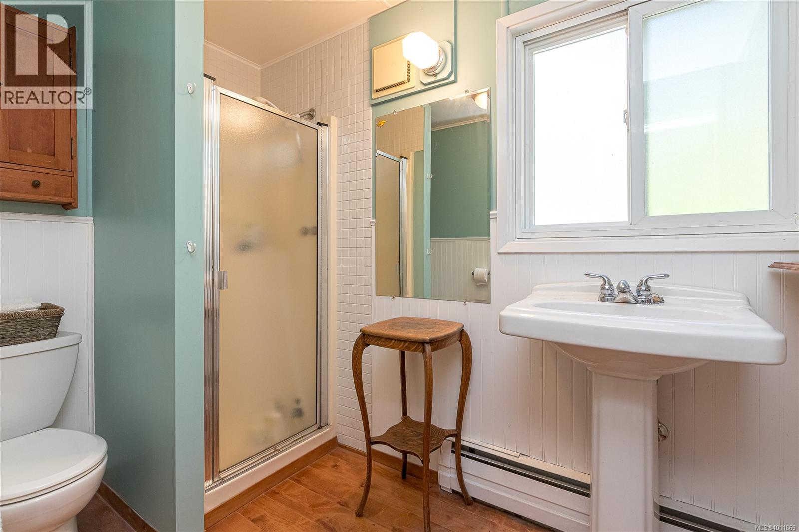 4664-4670 Spring Rd, Saanich, British Columbia  V9E 2B5 - Photo 31 - 1011869