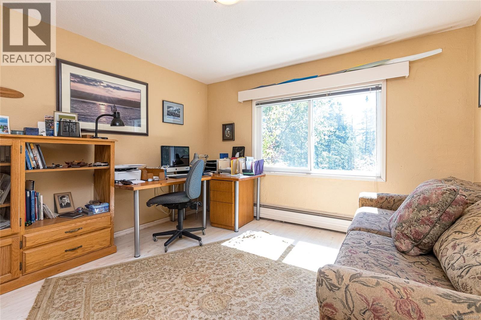 4664-4670 Spring Rd, Saanich, British Columbia  V9E 2B5 - Photo 35 - 1011869