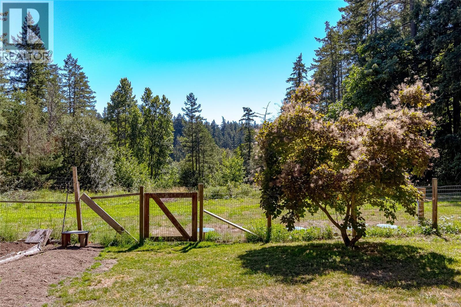 4664-4670 Spring Rd, Saanich, British Columbia  V9E 2B5 - Photo 45 - 1011869