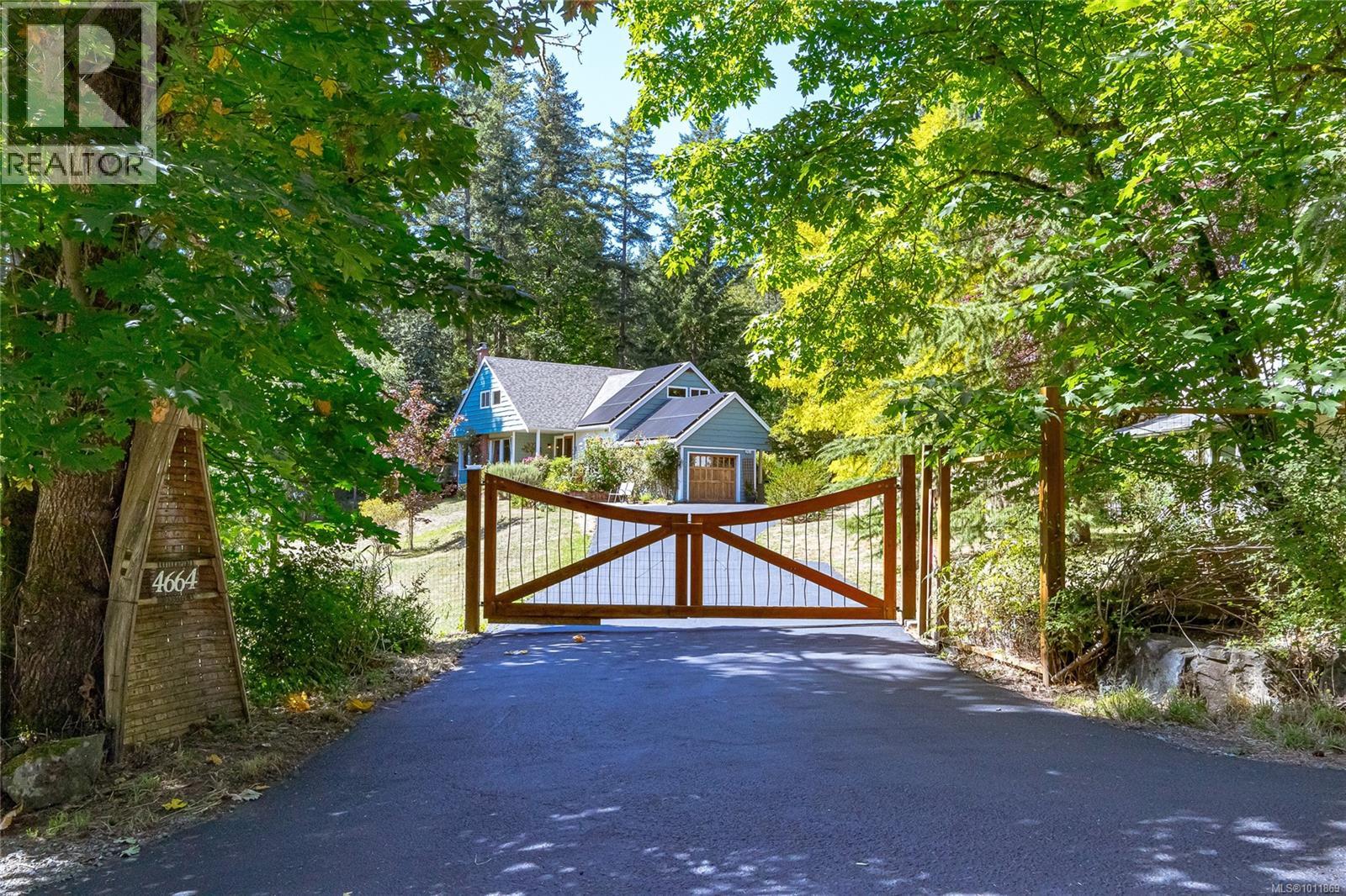 4664-4670 Spring Rd, Saanich, British Columbia  V9E 2B5 - Photo 3 - 1011869