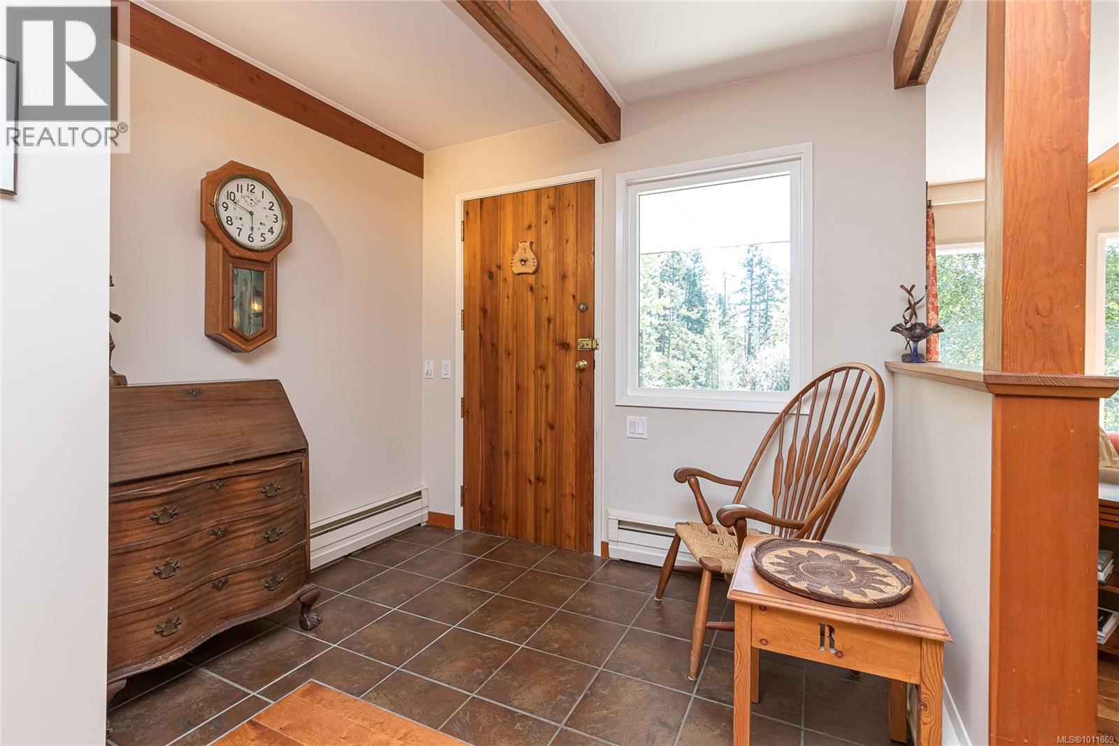 4664-4670 Spring Rd, Saanich, British Columbia  V9E 2B5 - Photo 8 - 1011869