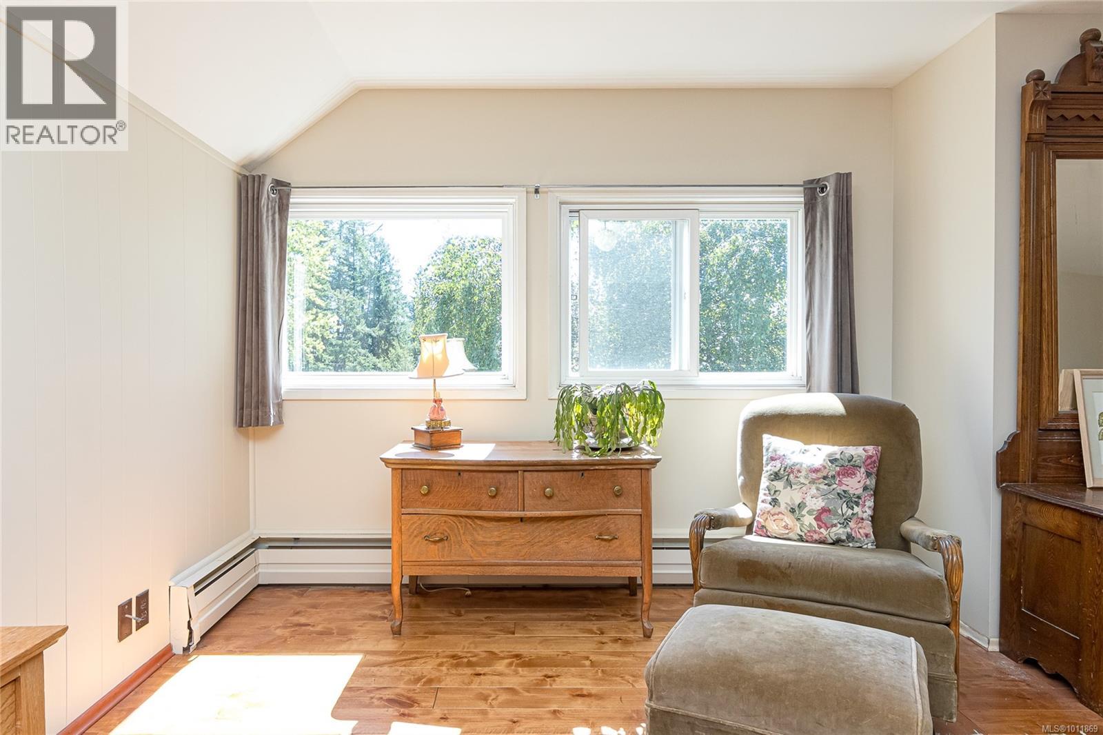 4664-4670 Spring Rd, Saanich, British Columbia  V9E 2B5 - Photo 29 - 1011869