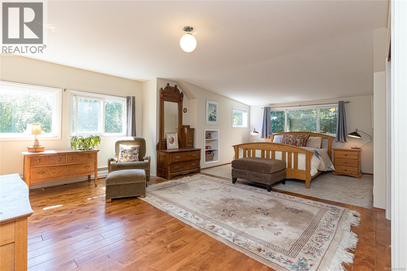 4664-4670 Spring Rd, Saanich, British Columbia  V9E 2B5 - Photo 27 - 1011869