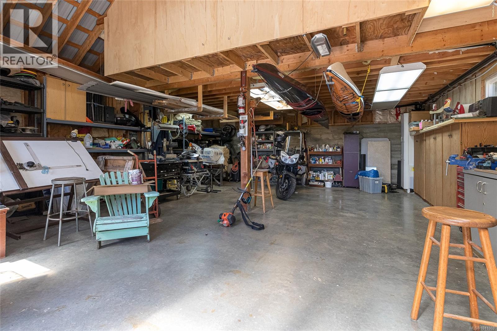4664-4670 Spring Rd, Saanich, British Columbia  V9E 2B5 - Photo 48 - 1011869