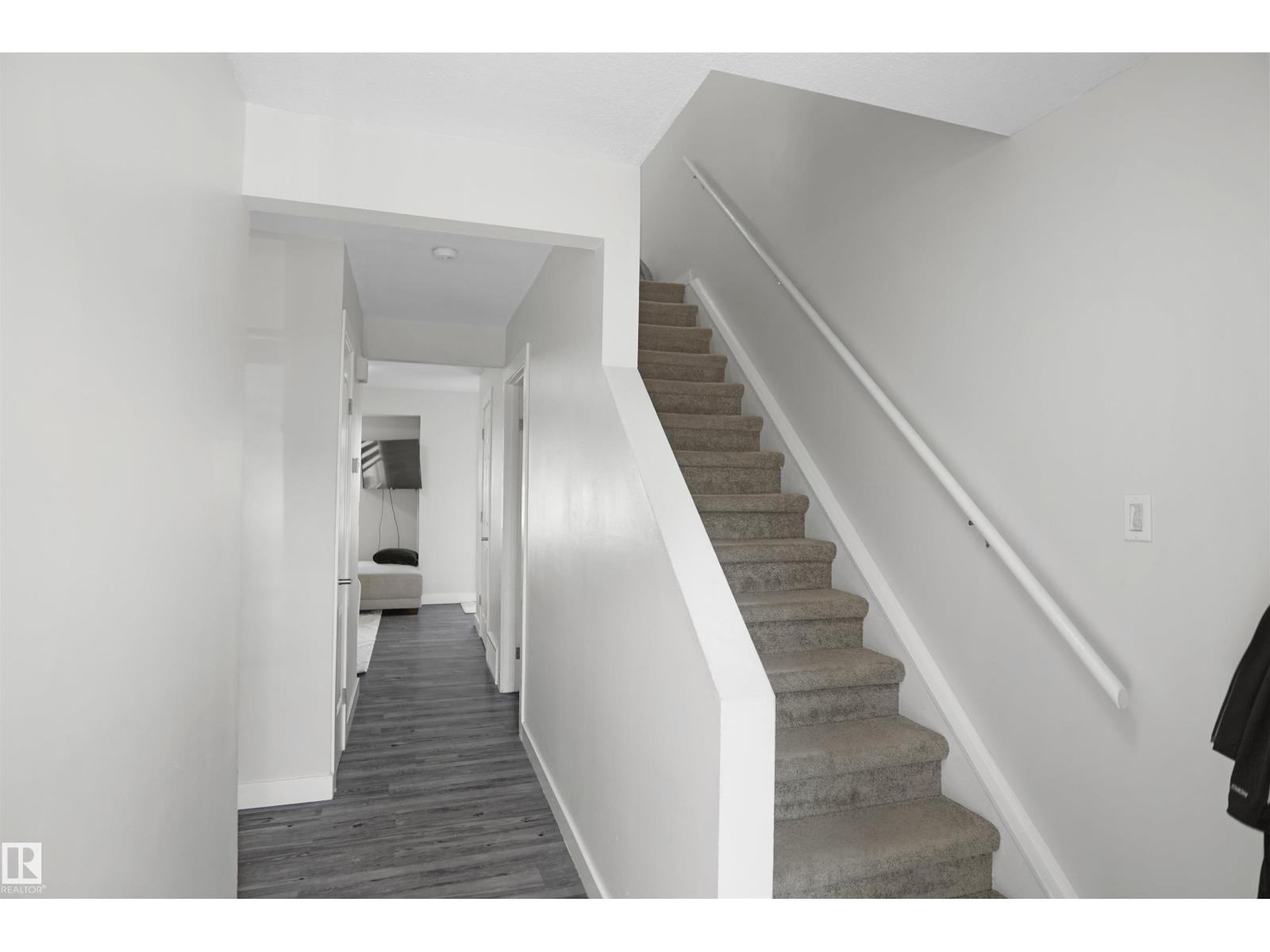 237 Dickinsfield Co Nw, Edmonton, Alberta  T5E 5V8 - Photo 6 - E4454844
