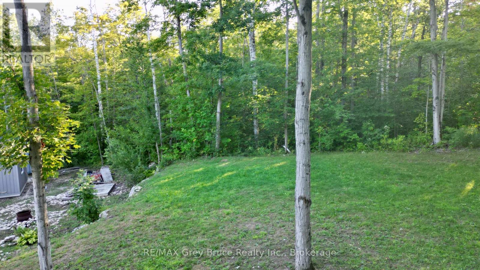 279 Barney's Boulevard, Northern Bruce Peninsula, Ontario  N0H 1Z0 - Photo 16 - X12363788