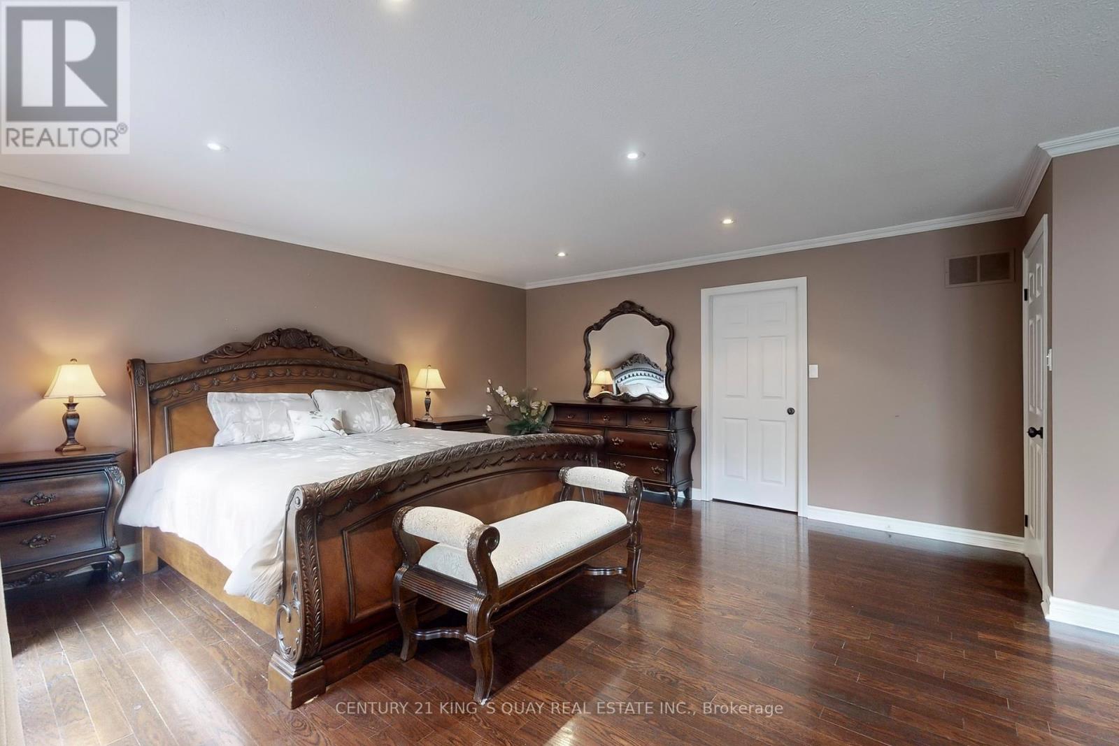110 Crawford Crescent, Milton (Campbellville), Ontario  L0P 1B0 - Photo 26 - W12366052