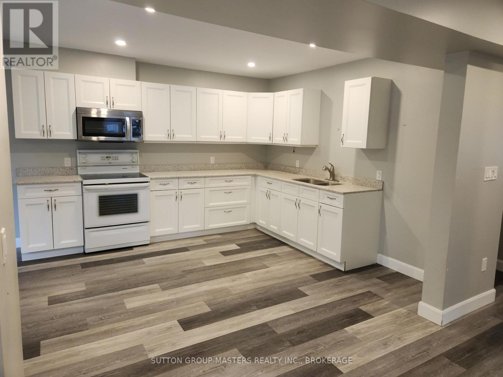 68 Hickory Street, Gananoque, Ontario  K7G 2P5 - Photo 10 - X12366604