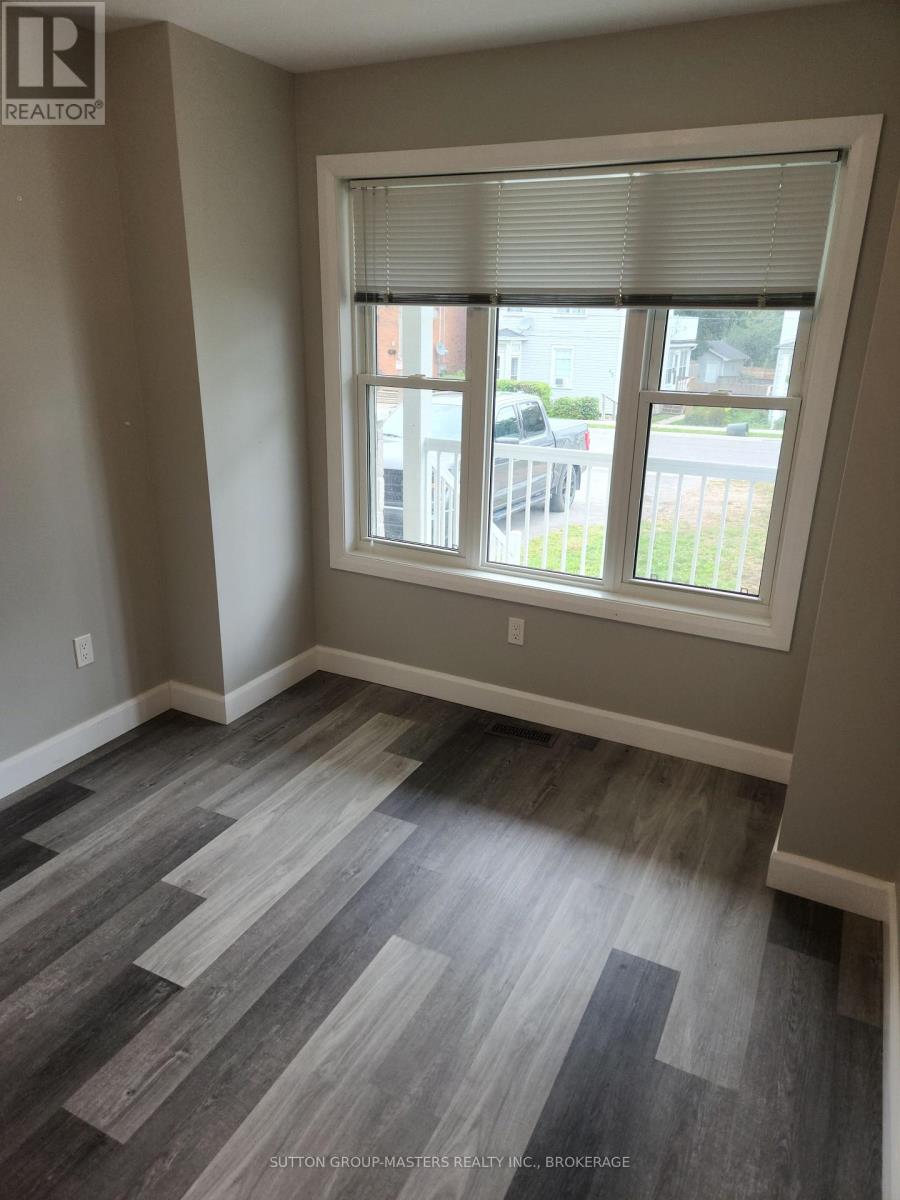 68 Hickory Street, Gananoque, Ontario  K7G 2P5 - Photo 5 - X12366604