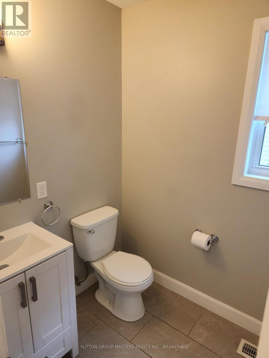 68 Hickory Street, Gananoque, Ontario  K7G 2P5 - Photo 8 - X12366604