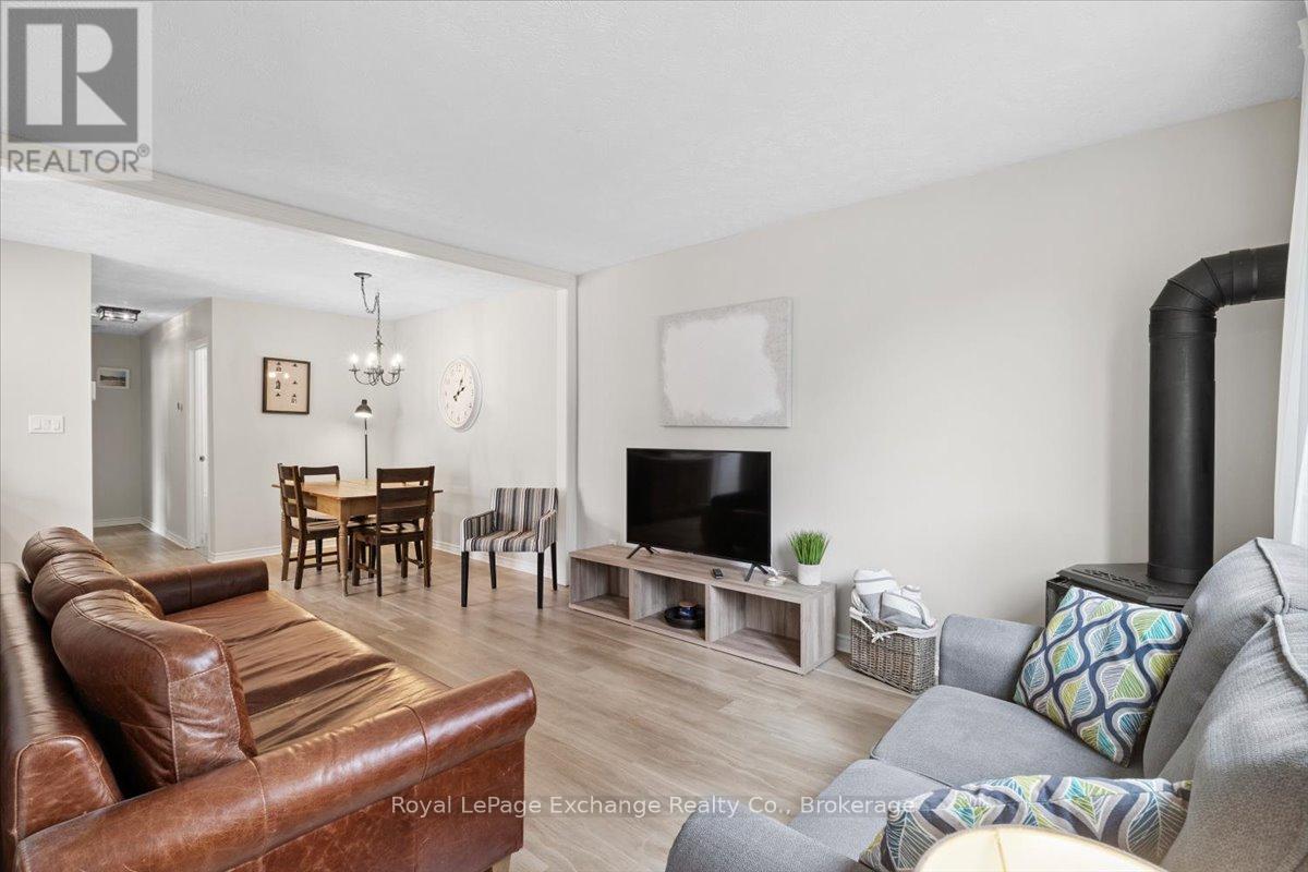 283 Bricker Street, Saugeen Shores, Ontario  N0H 2C1 - Photo 12 - X12366567