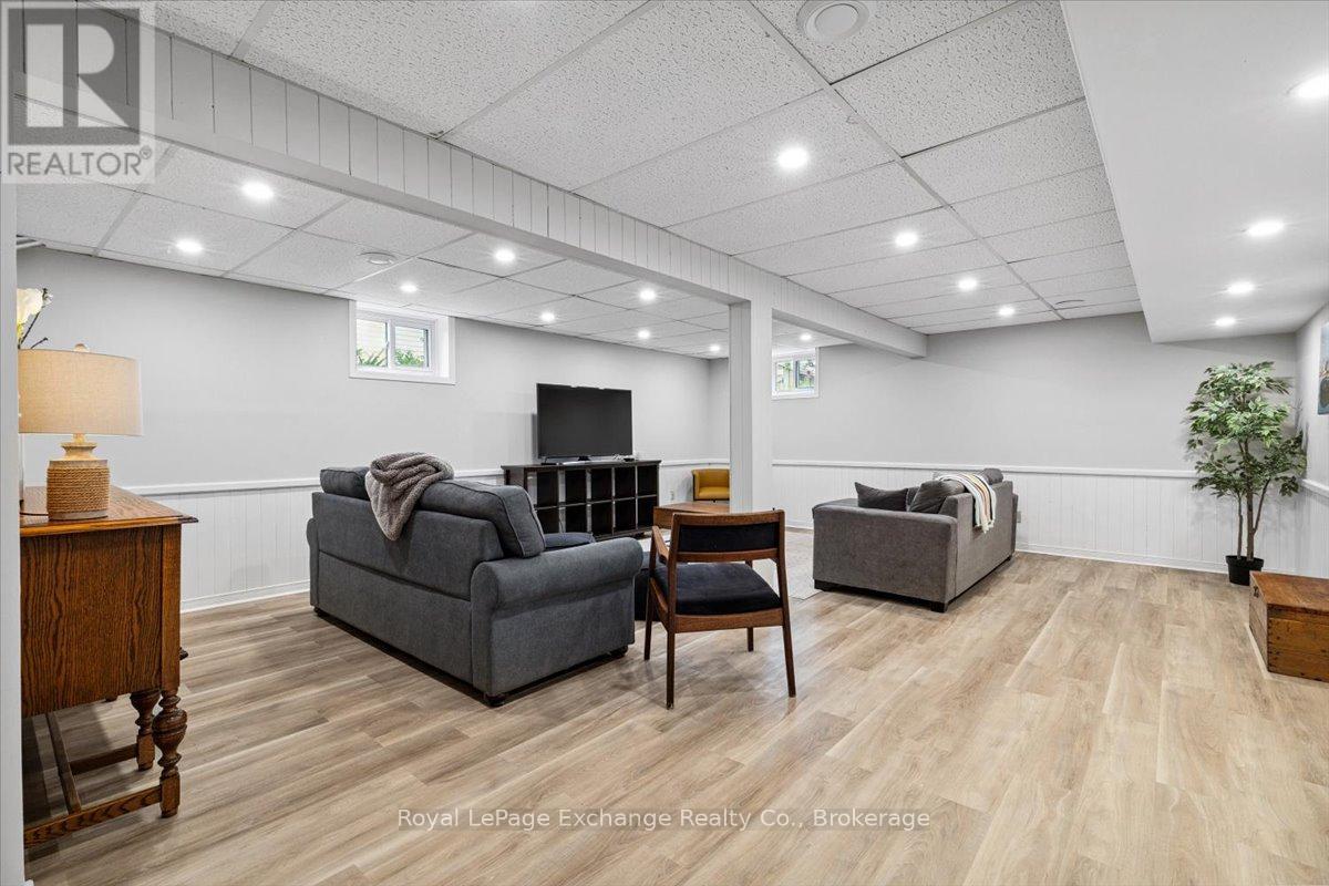 283 Bricker Street, Saugeen Shores, Ontario  N0H 2C1 - Photo 21 - X12366567