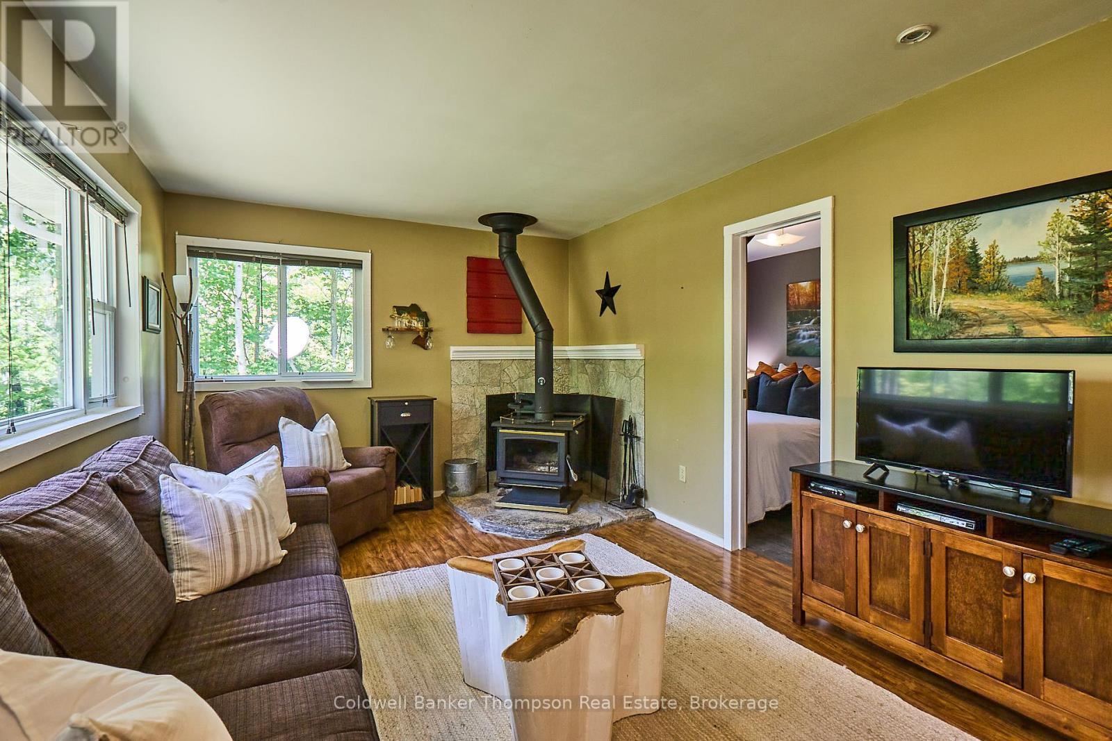 1022 Upper Walker Lake Road, Lake Of Bays, Ontario  P1H 2J6 - Photo 6 - X12366587
