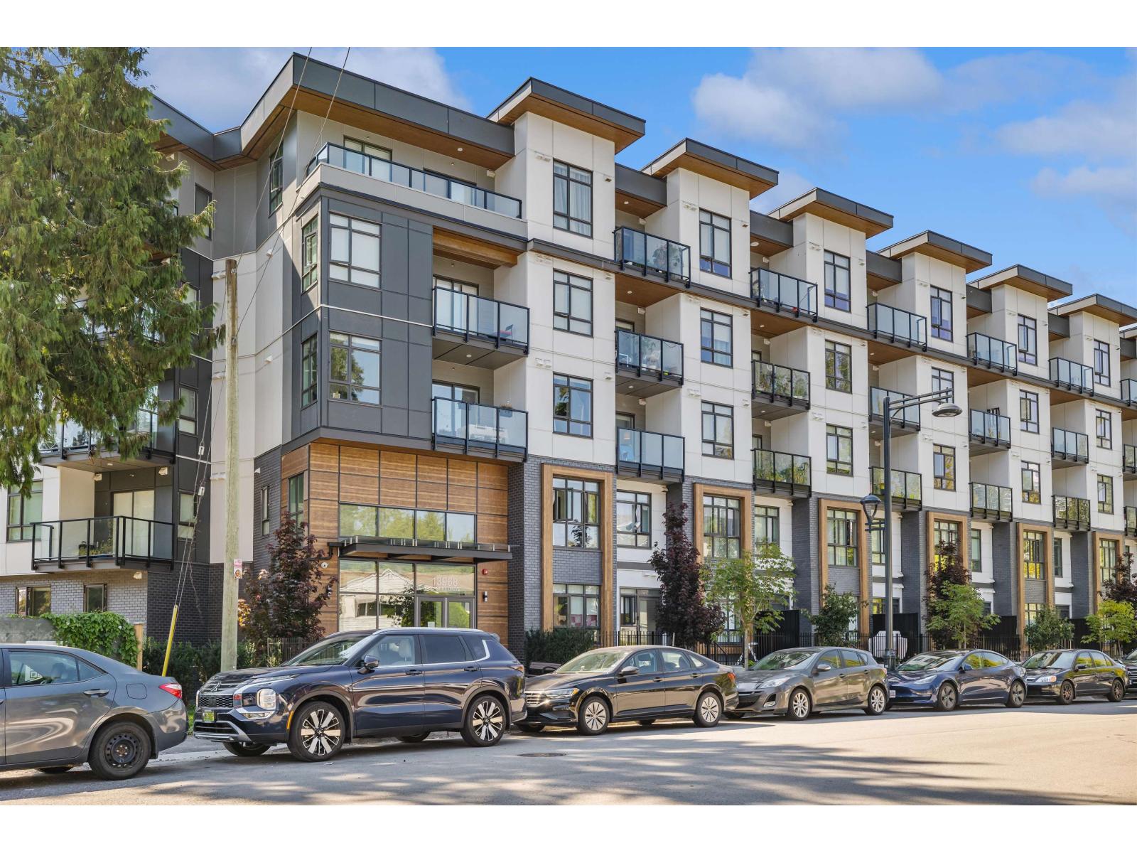 220 13968 Laurel Drive, Surrey, British Columbia  V3T 0S9 - Photo 1 - R3040682