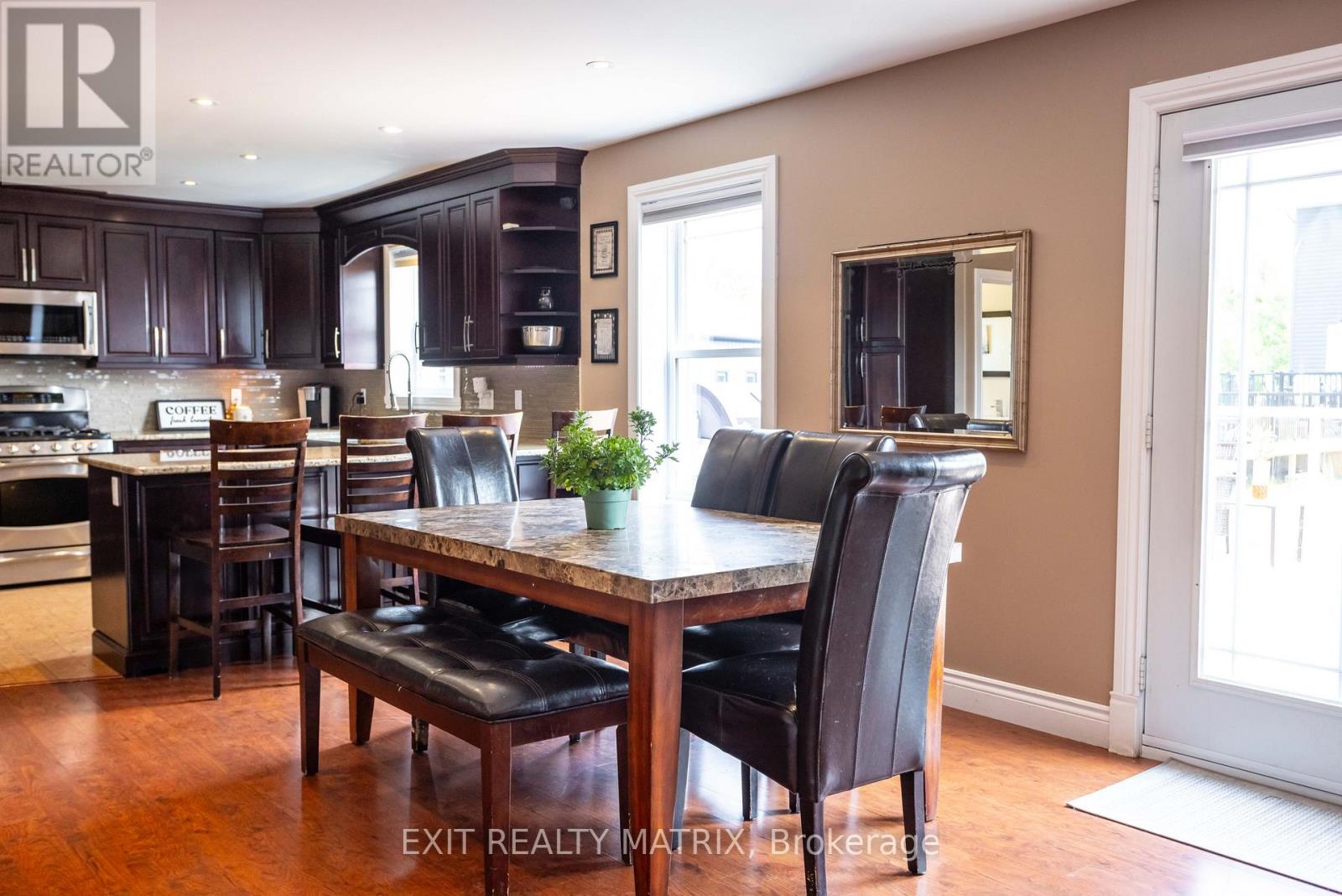3427 Delaney Street, North Stormont, Ontario  K0C 1V0 - Photo 9 - X12366534