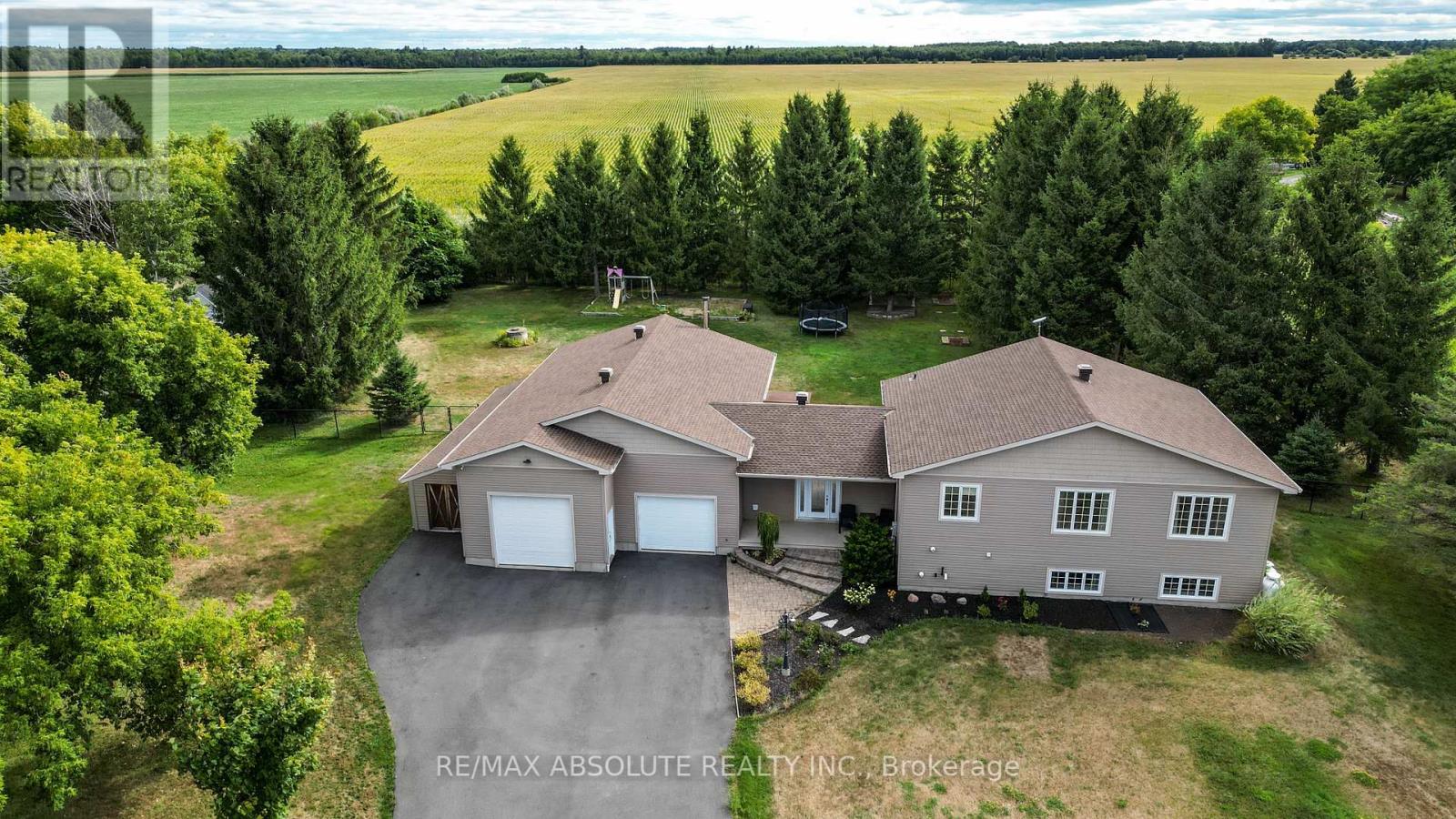 Property at 735 ST THOMAS ROAD image 2