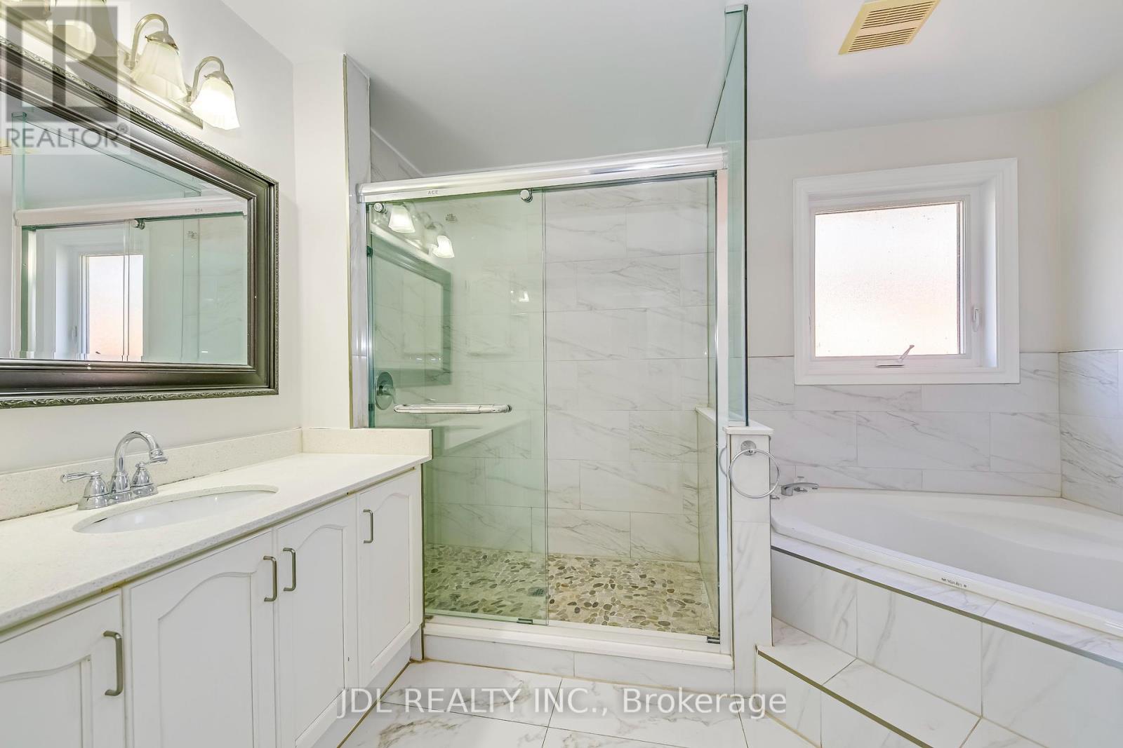 2206 Glenfield Road, Oakville, Ontario  L6M 3S6 - Photo 26 - W12366434