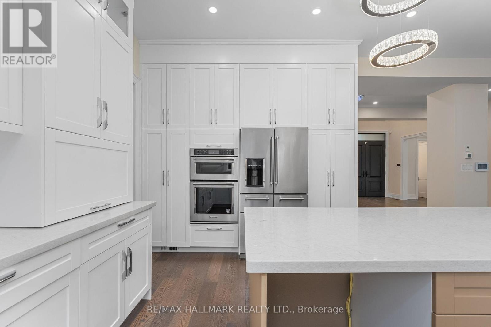 1164 Bridge Road, Oakville, Ontario  L6L 2C1 - Photo 10 - W12366465