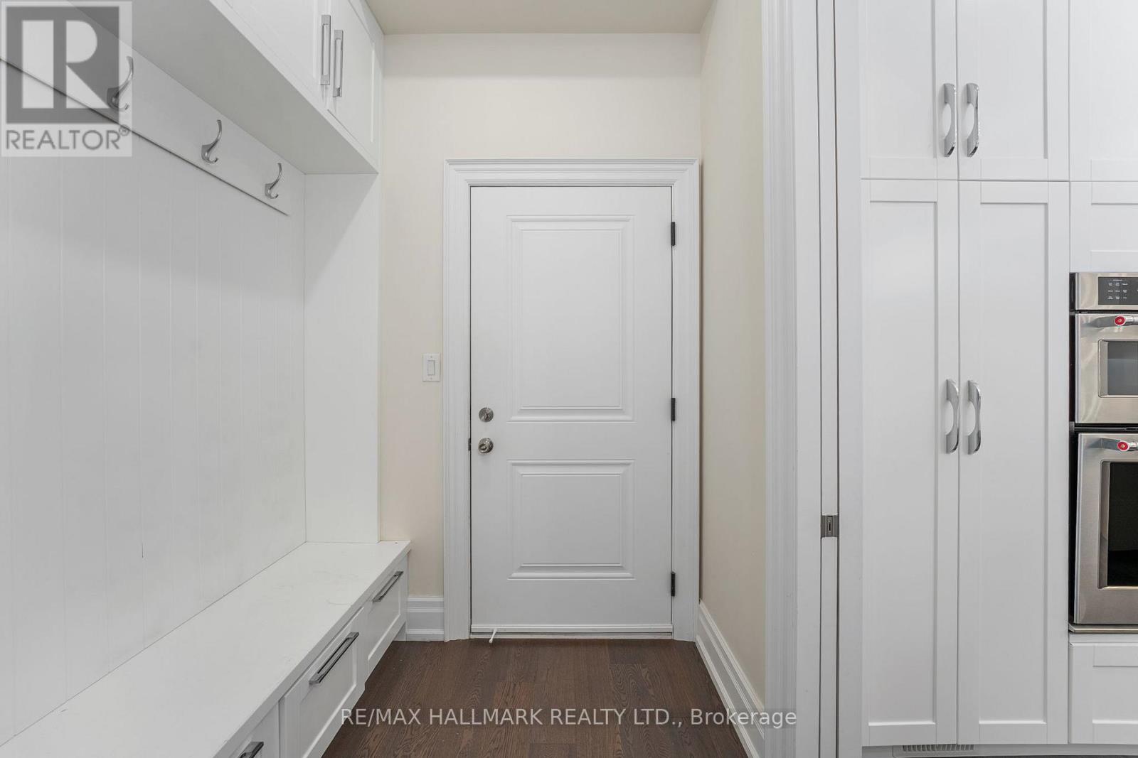 1164 Bridge Road, Oakville, Ontario  L6L 2C1 - Photo 13 - W12366465