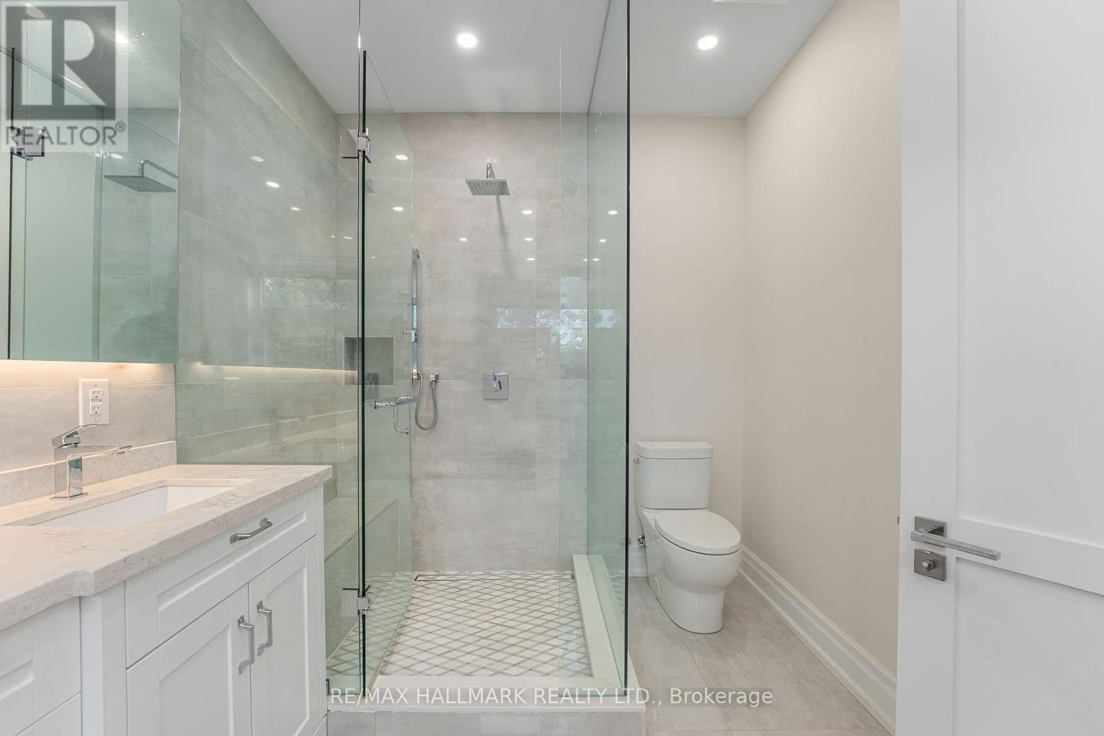 1164 Bridge Road, Oakville, Ontario  L6L 2C1 - Photo 16 - W12366465