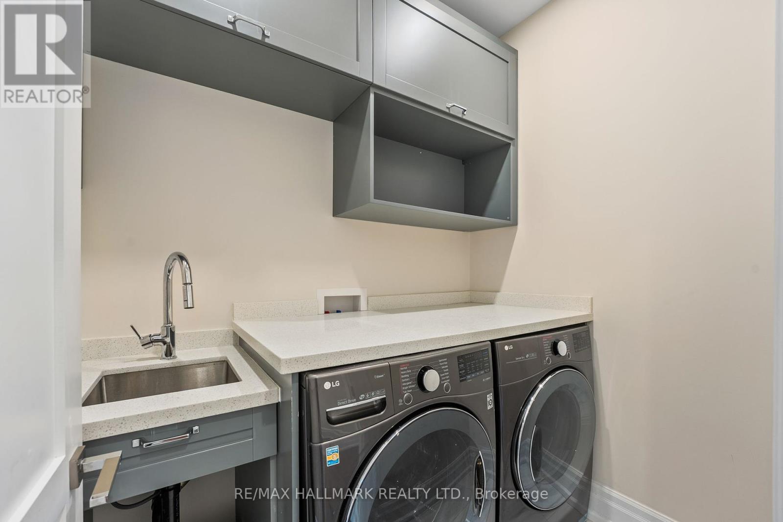 1164 Bridge Road, Oakville, Ontario  L6L 2C1 - Photo 21 - W12366465