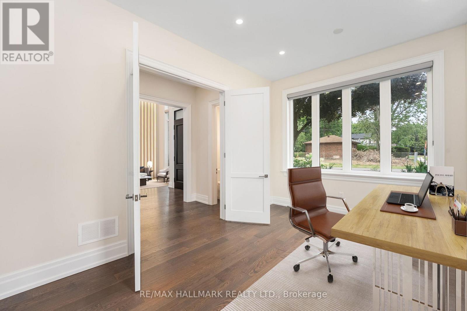 1164 Bridge Road, Oakville, Ontario  L6L 2C1 - Photo 3 - W12366465