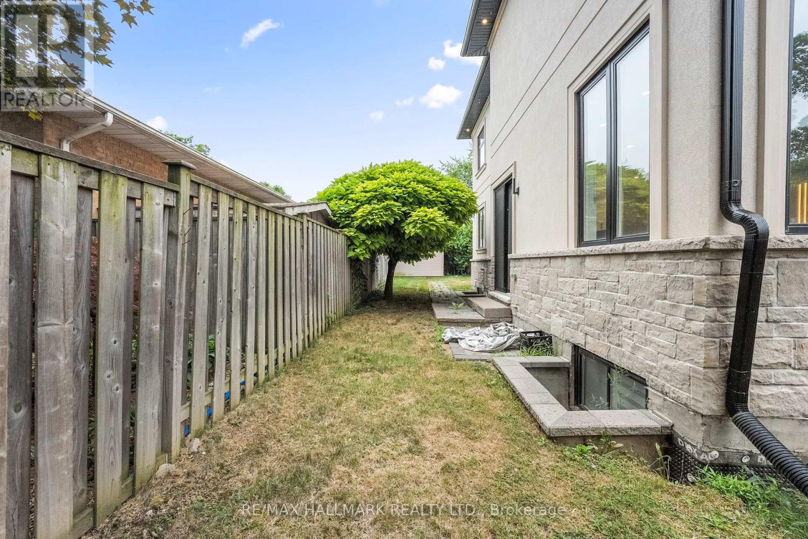 1164 Bridge Road, Oakville, Ontario  L6L 2C1 - Photo 33 - W12366465