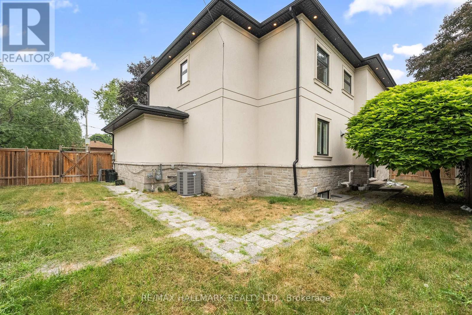 1164 Bridge Road, Oakville, Ontario  L6L 2C1 - Photo 35 - W12366465