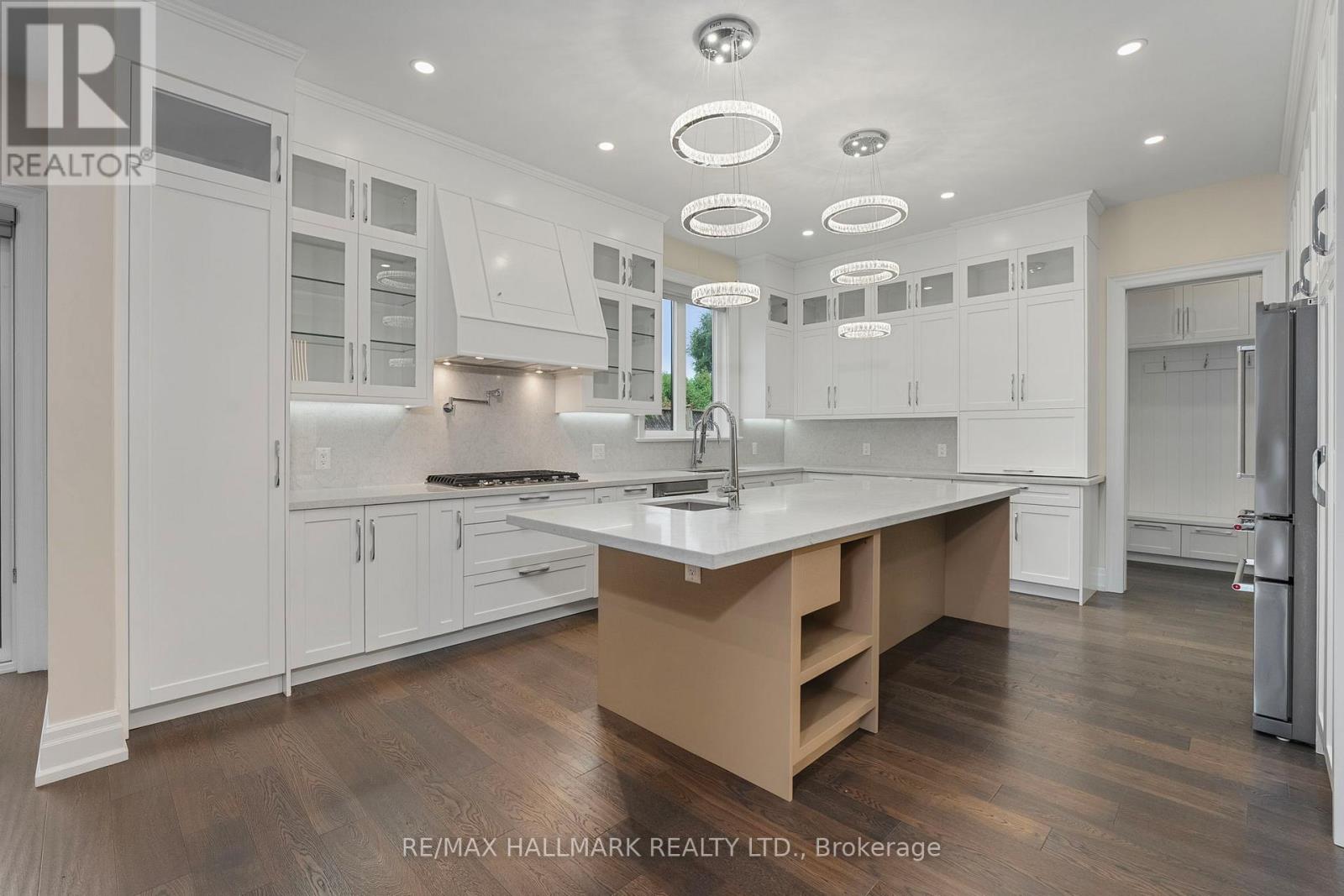 1164 Bridge Road, Oakville, Ontario  L6L 2C1 - Photo 7 - W12366465
