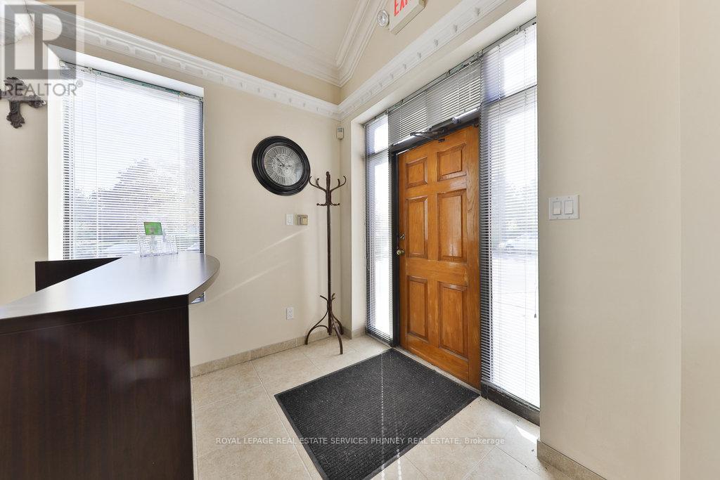 26 - 2861 Sherwood Heights Drive, Oakville, Ontario  L6J 7K1 - Photo 5 - W12366473