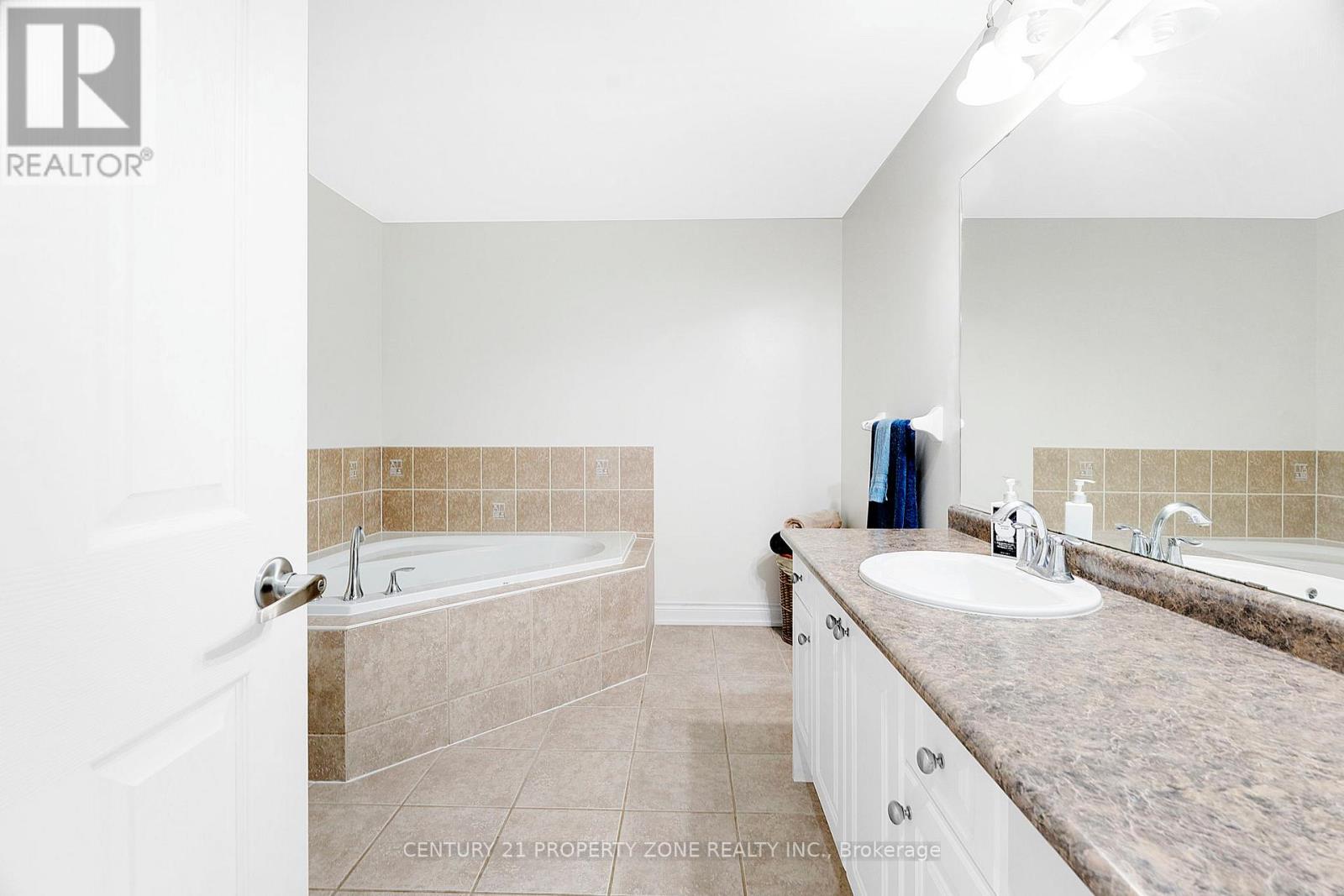 5198 Adobe Court, Mississauga, Ontario  L5M 8C3 - Photo 43 - W12366476