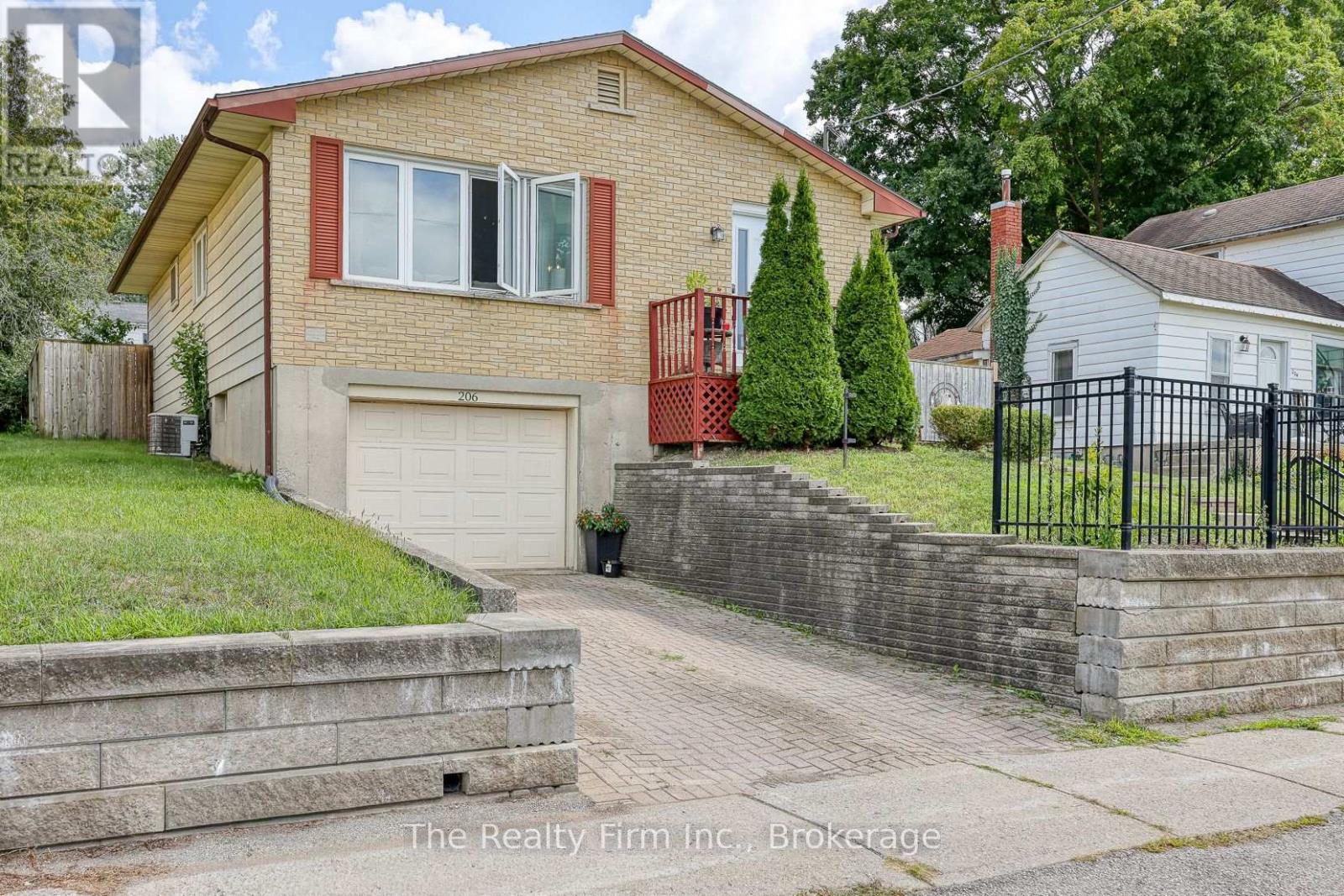 206 CHARLES STREET E, Ingersoll, Ontario