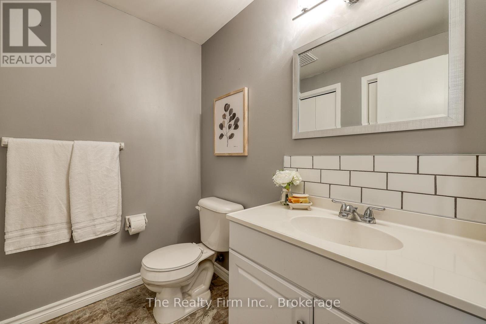 206 Charles Street E, Ingersoll, Ontario  N5C 1K4 - Photo 35 - X12366586