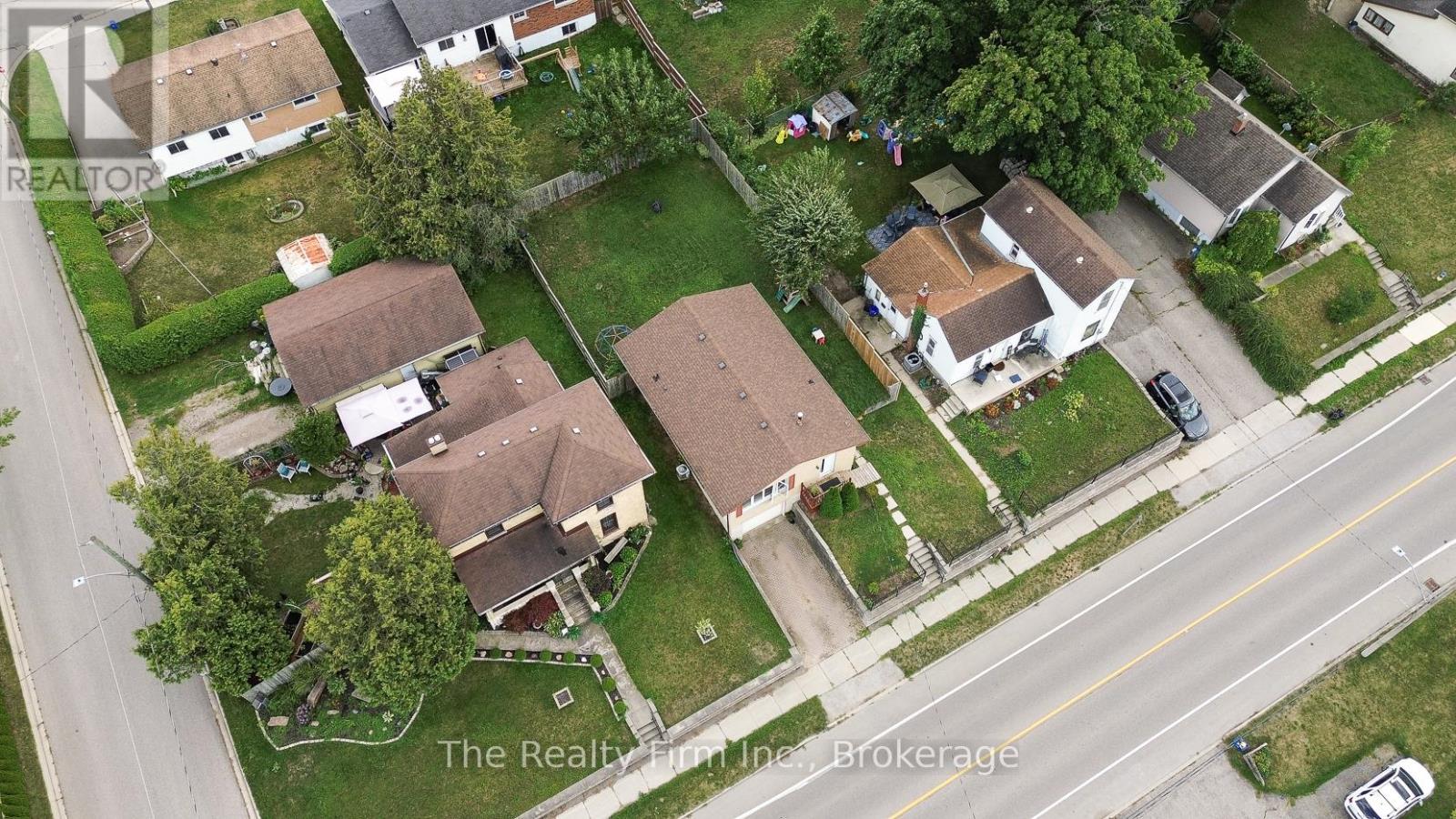 206 Charles Street E, Ingersoll, Ontario  N5C 1K4 - Photo 7 - X12366586