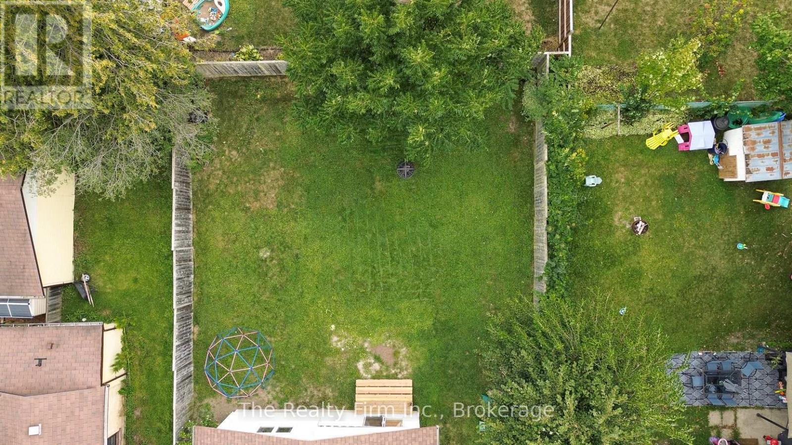 206 Charles Street E, Ingersoll, Ontario  N5C 1K4 - Photo 9 - X12366586
