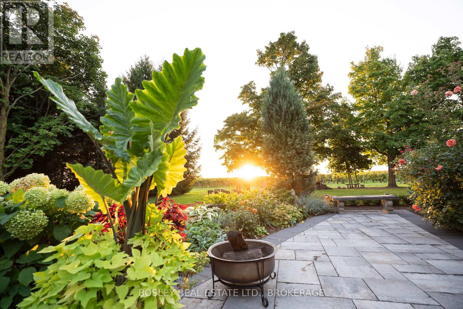 14796 Niagara River Parkway, Niagara-On-The-Lake (Rural), Ontario  L0S 1J0 - Photo 27 - X12366602