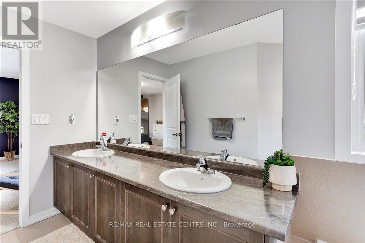 30 Scarletwood Street, Hamilton, Ontario  L8J 0K8 - Photo 31 - X12366423