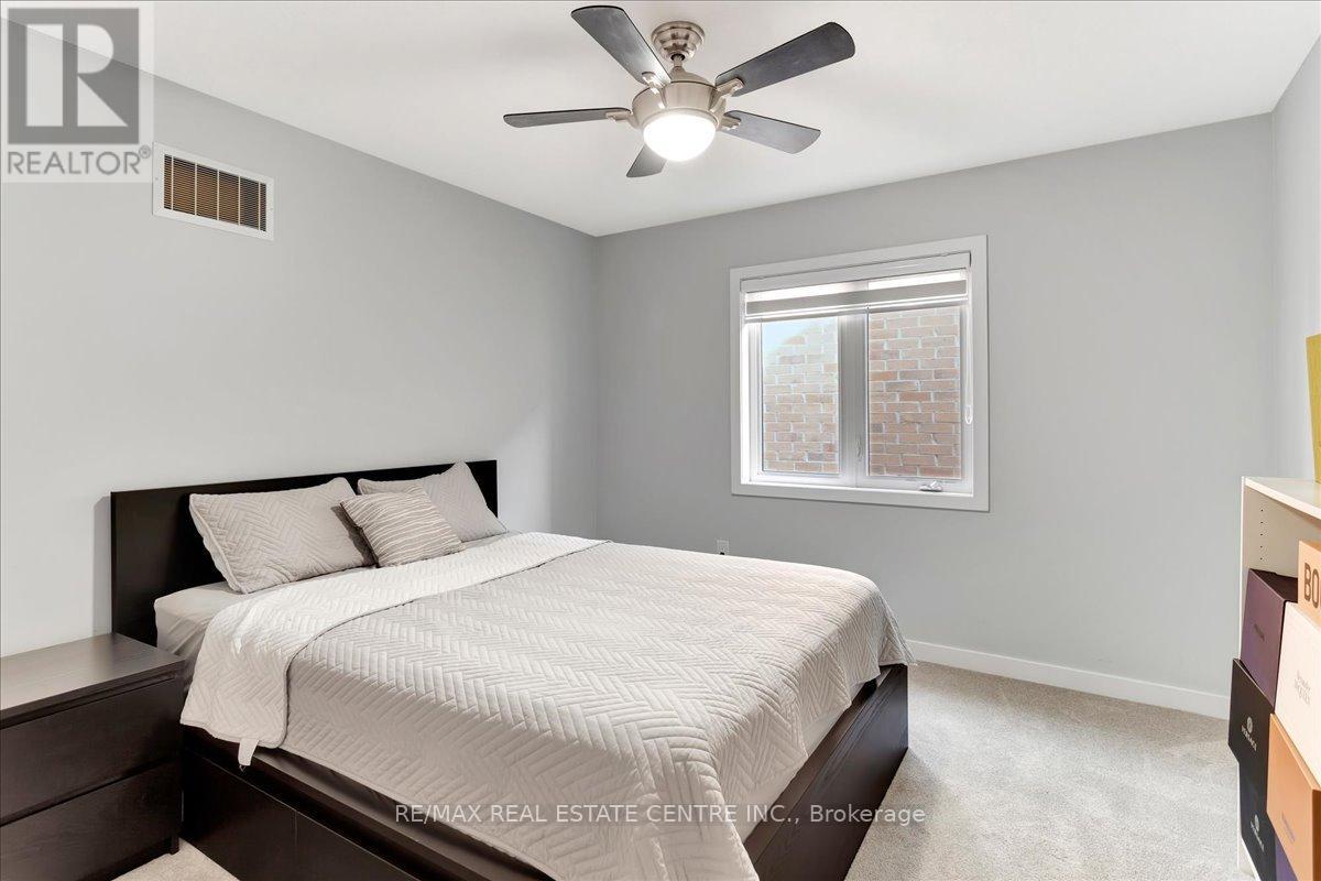 30 Scarletwood Street, Hamilton, Ontario  L8J 0K8 - Photo 32 - X12366423