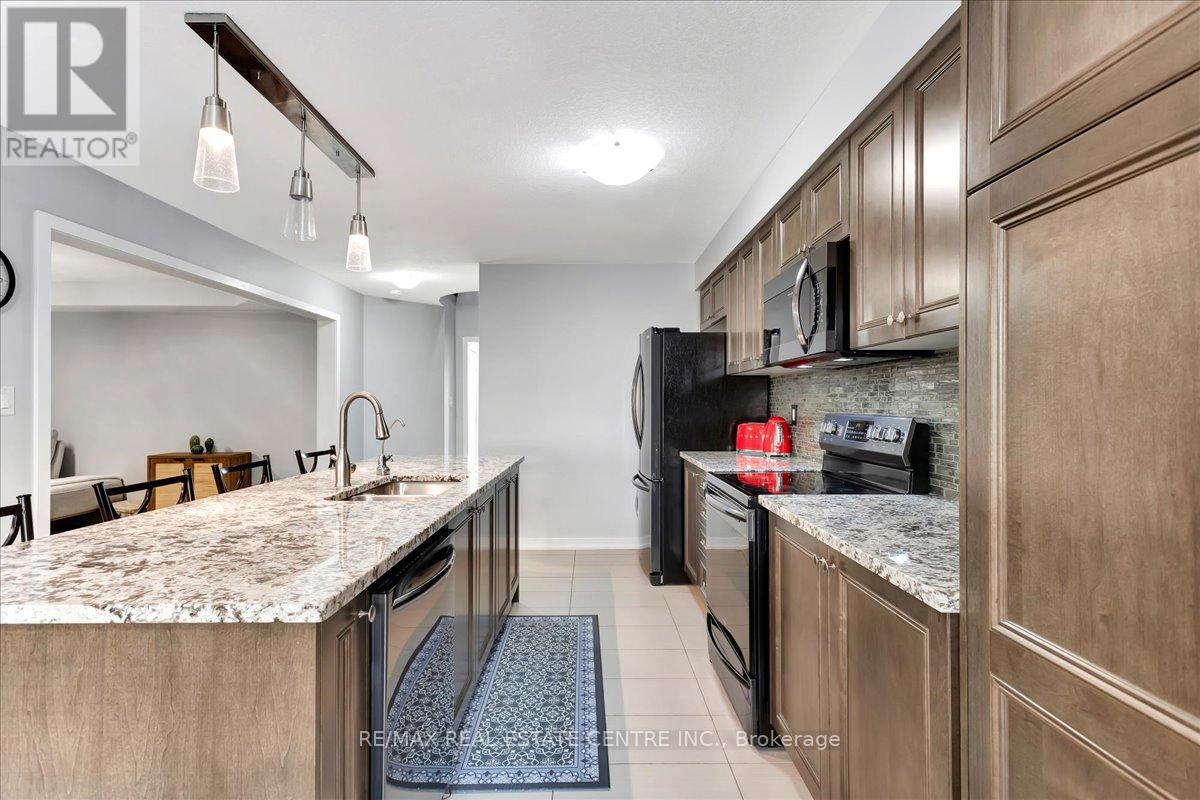 30 Scarletwood Street, Hamilton, Ontario  L8J 0K8 - Photo 8 - X12366423